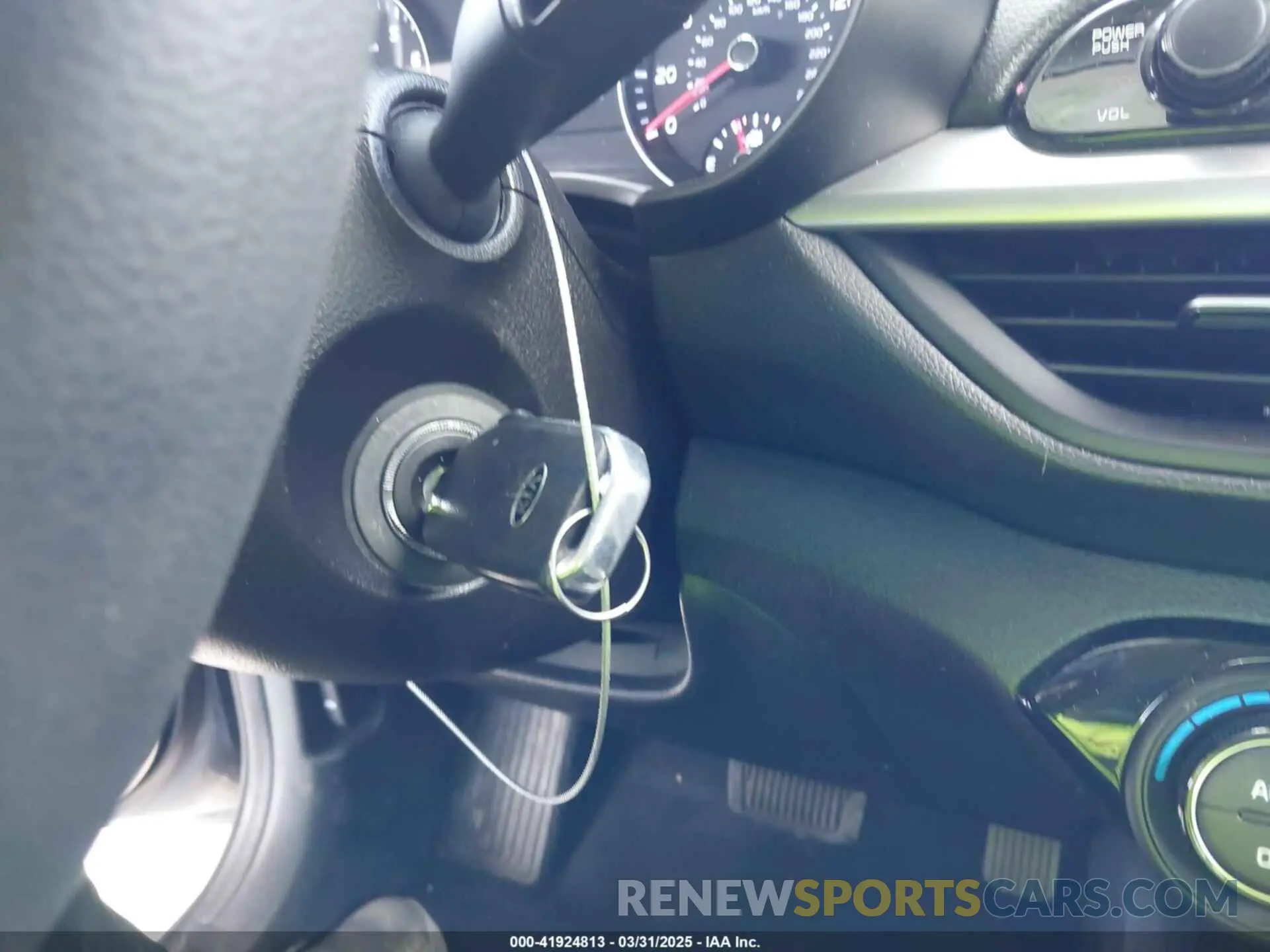 11 fotografías del automóvil dañado 3KPF24AD9KE097741 KIA FORTE 2019