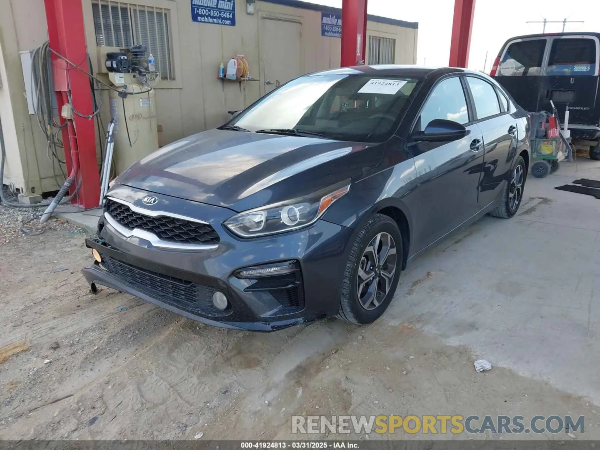 2 fotografías del automóvil dañado 3KPF24AD9KE097741 KIA FORTE 2019