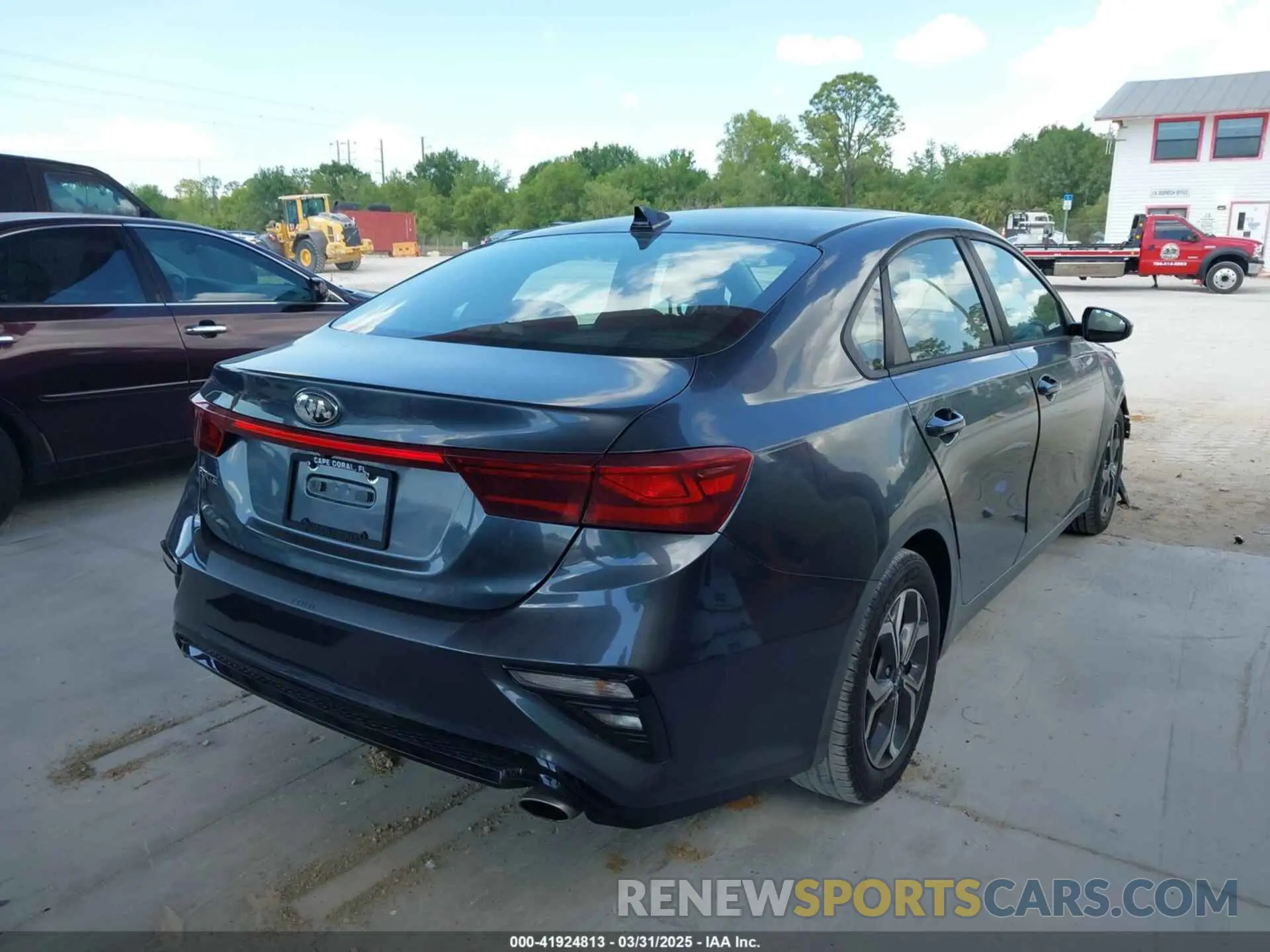 4 fotografías del automóvil dañado 3KPF24AD9KE097741 KIA FORTE 2019