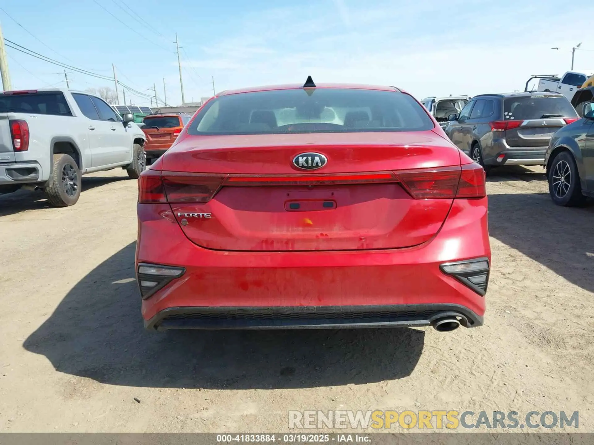 16 fotografías del automóvil dañado 3KPF24AD9KE126087 KIA FORTE 2019