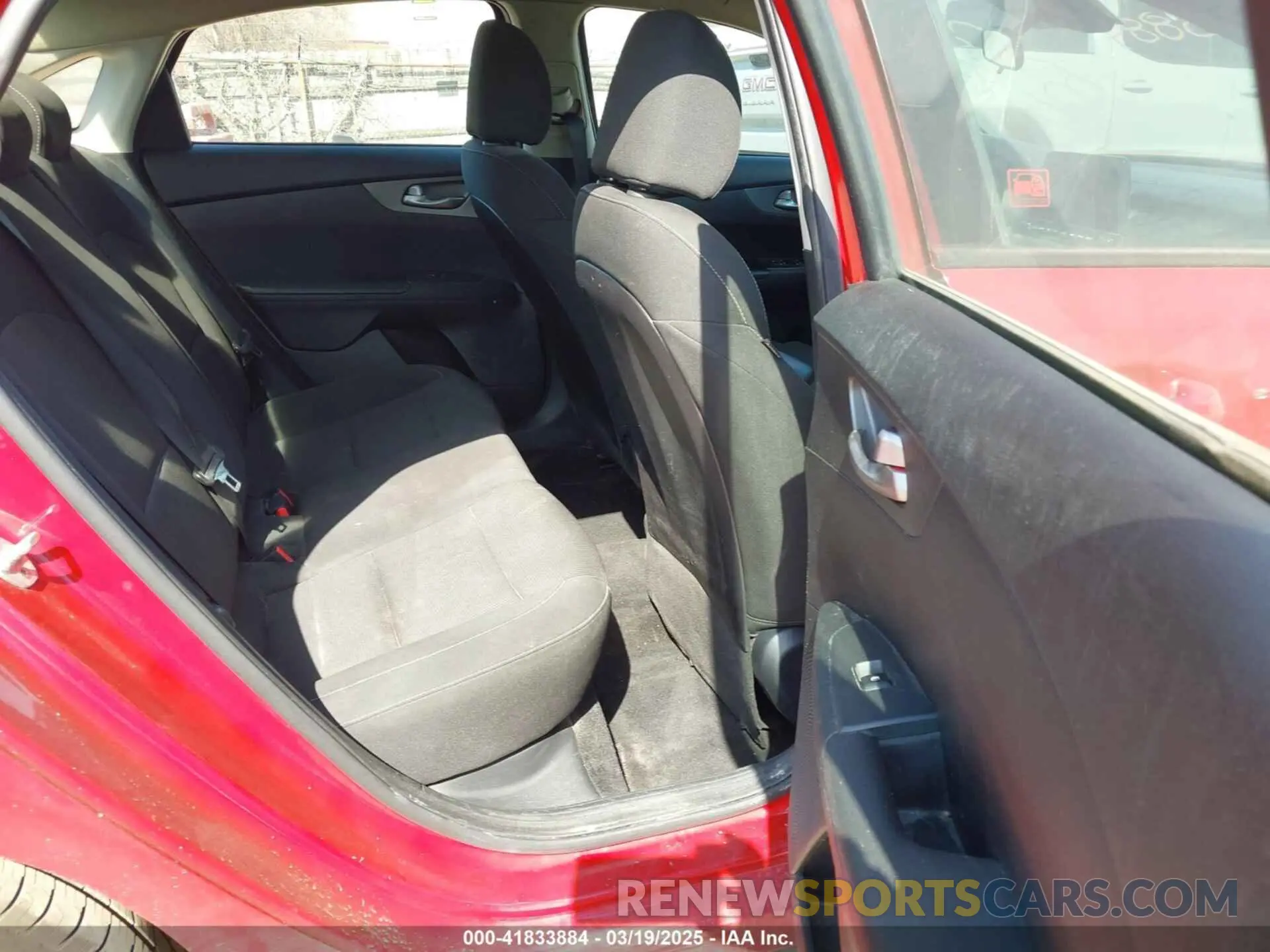 8 fotografías del automóvil dañado 3KPF24AD9KE126087 KIA FORTE 2019