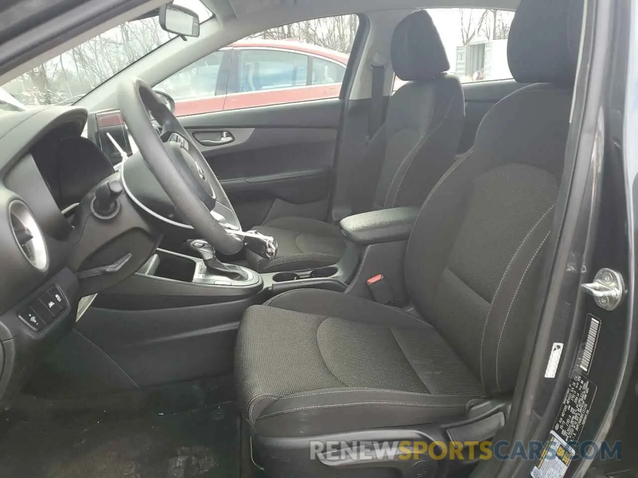 7 fotografías del automóvil dañado 3KPF24AD9KE131256 KIA FORTE 2019