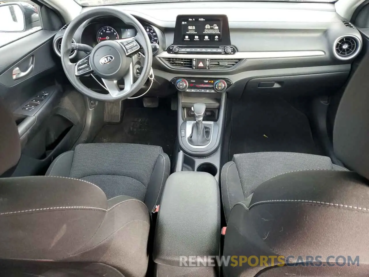 8 fotografías del automóvil dañado 3KPF24AD9KE131256 KIA FORTE 2019