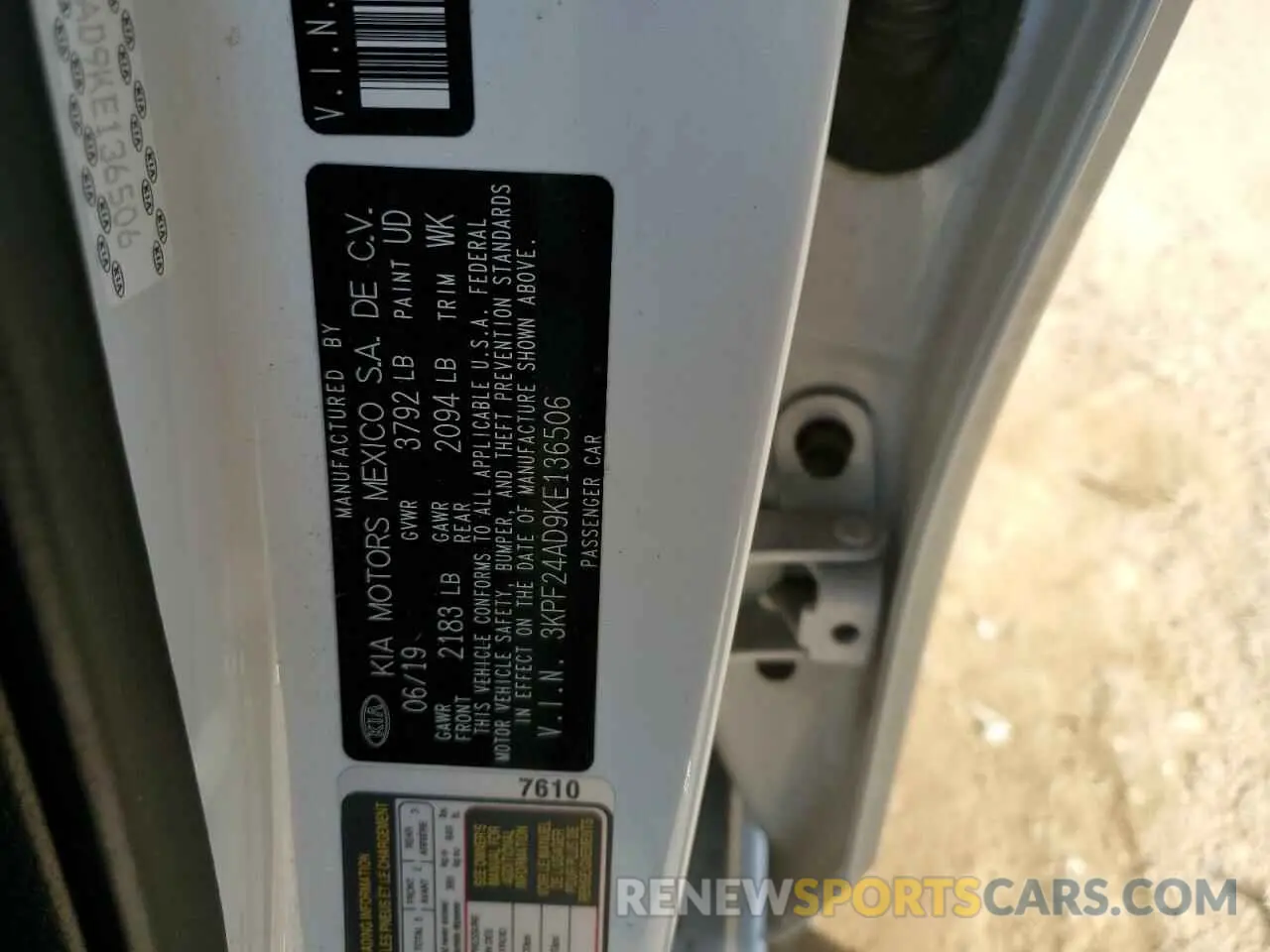 12 fotografías del automóvil dañado 3KPF24AD9KE136506 KIA FORTE 2019