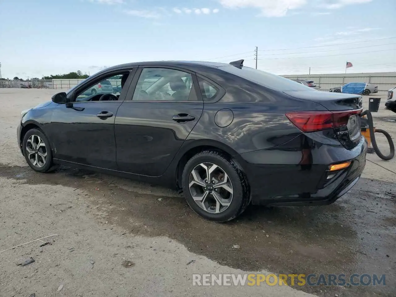 2 fotografías del automóvil dañado 3KPF24ADXKE011076 KIA FORTE 2019