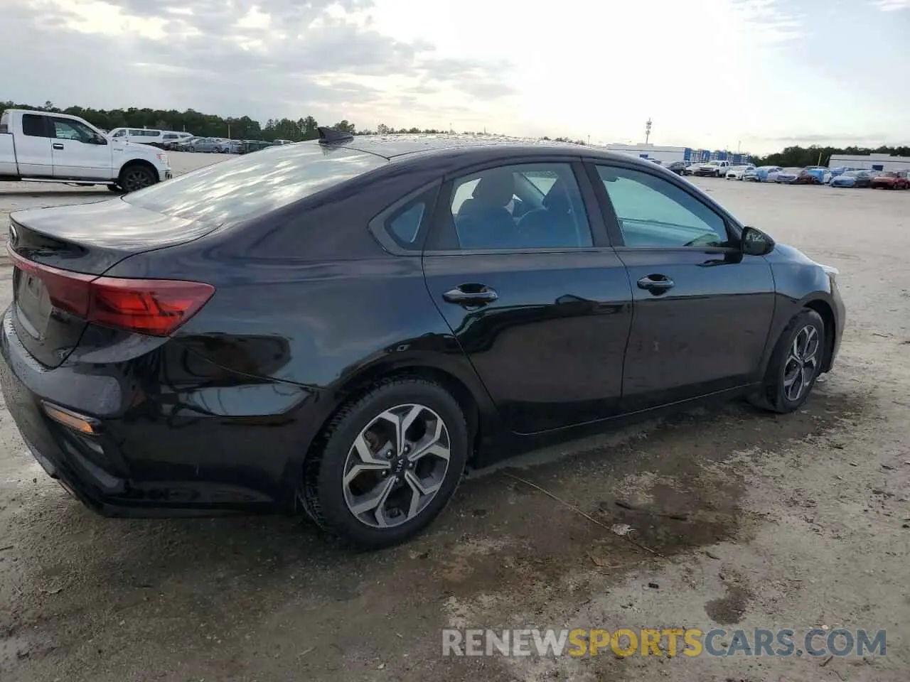 3 fotografías del automóvil dañado 3KPF24ADXKE011076 KIA FORTE 2019