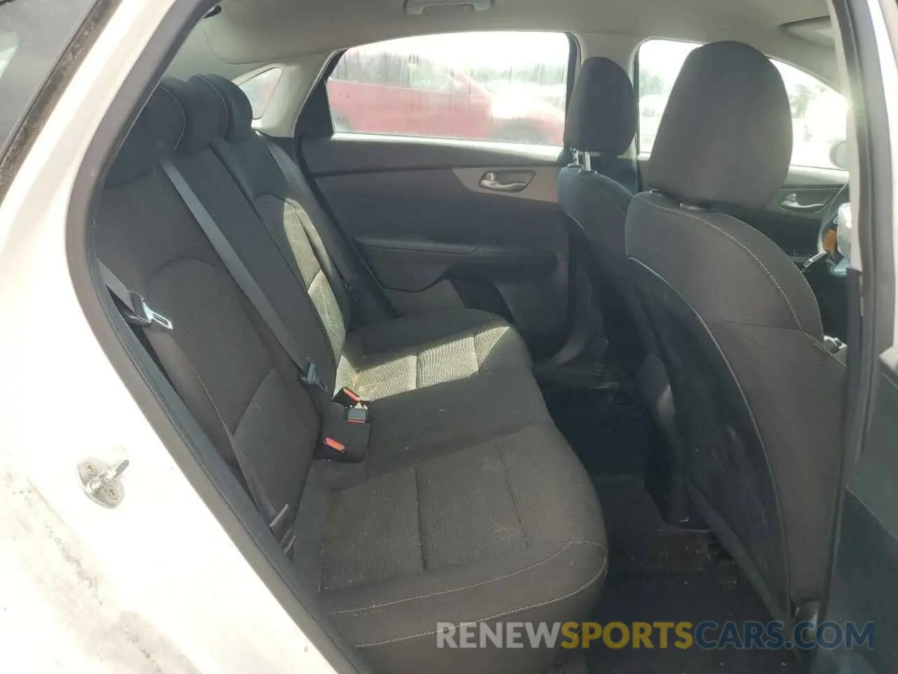 10 fotografías del automóvil dañado 3KPF24ADXKE011871 KIA FORTE 2019