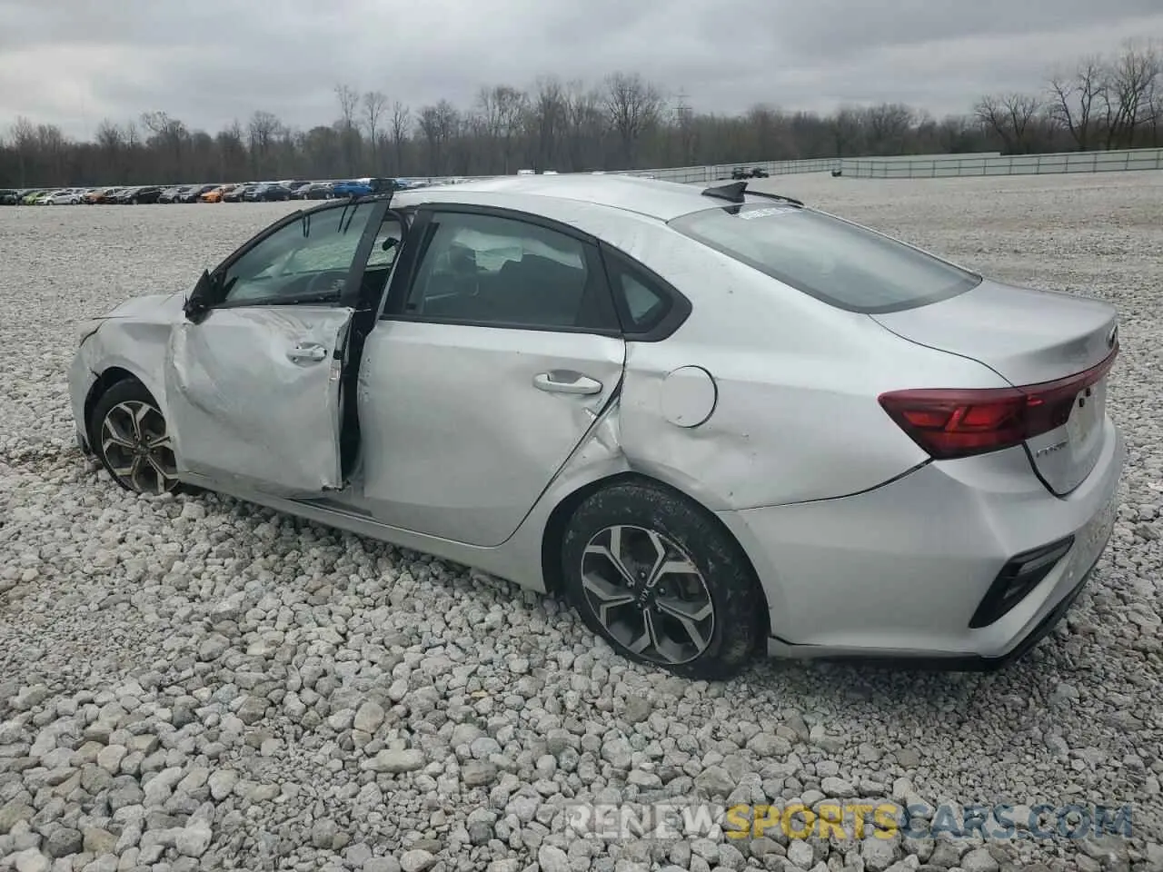 2 fotografías del automóvil dañado 3KPF24ADXKE043414 KIA FORTE 2019