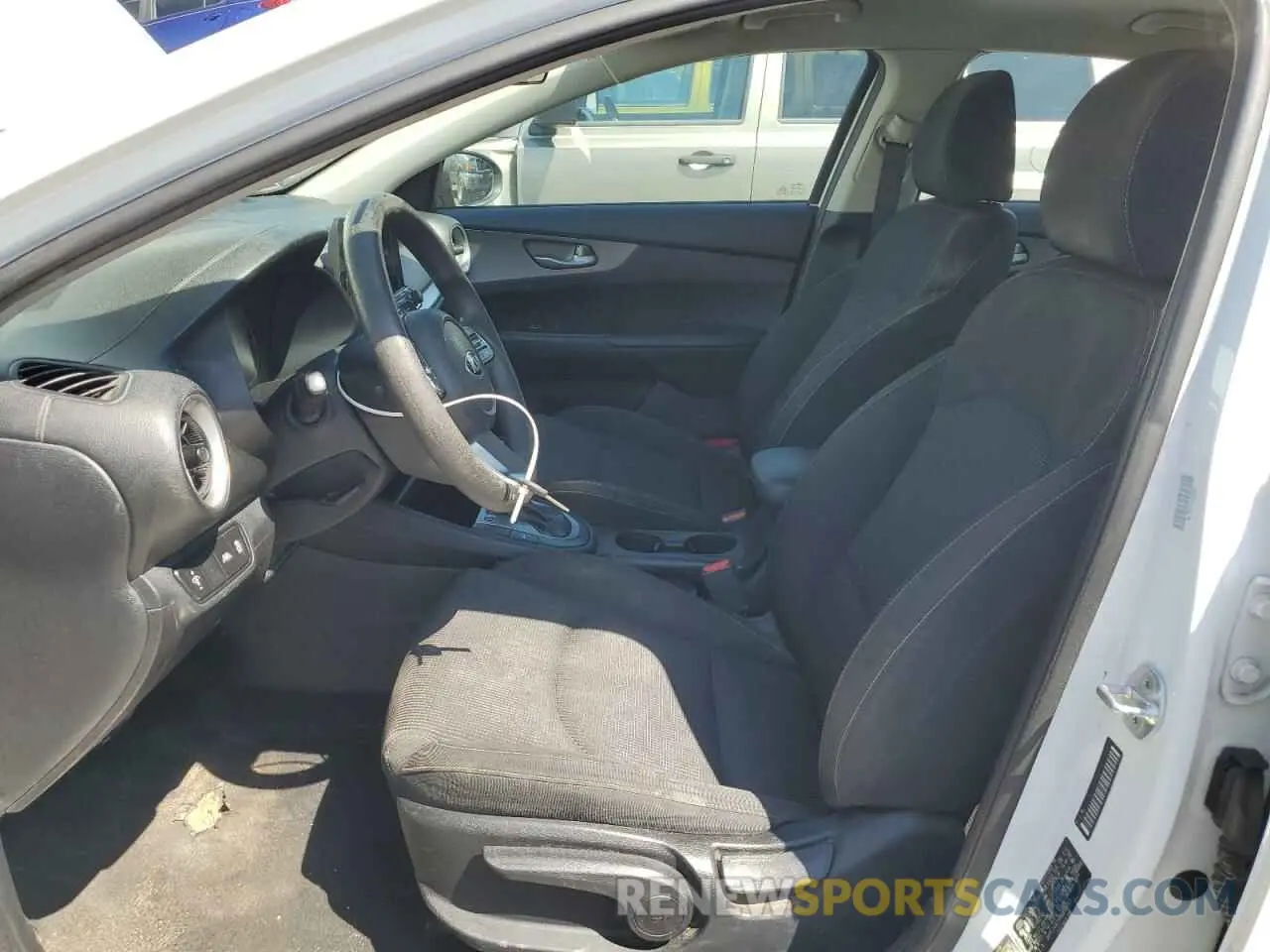 7 fotografías del automóvil dañado 3KPF24ADXKE078745 KIA FORTE 2019