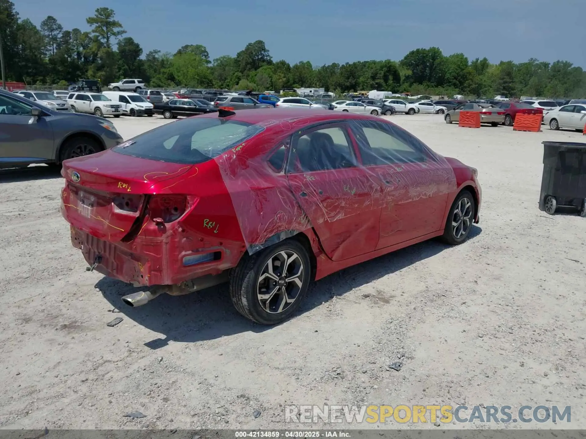 4 fotografías del automóvil dañado 3KPF24ADXKE096145 KIA FORTE 2019