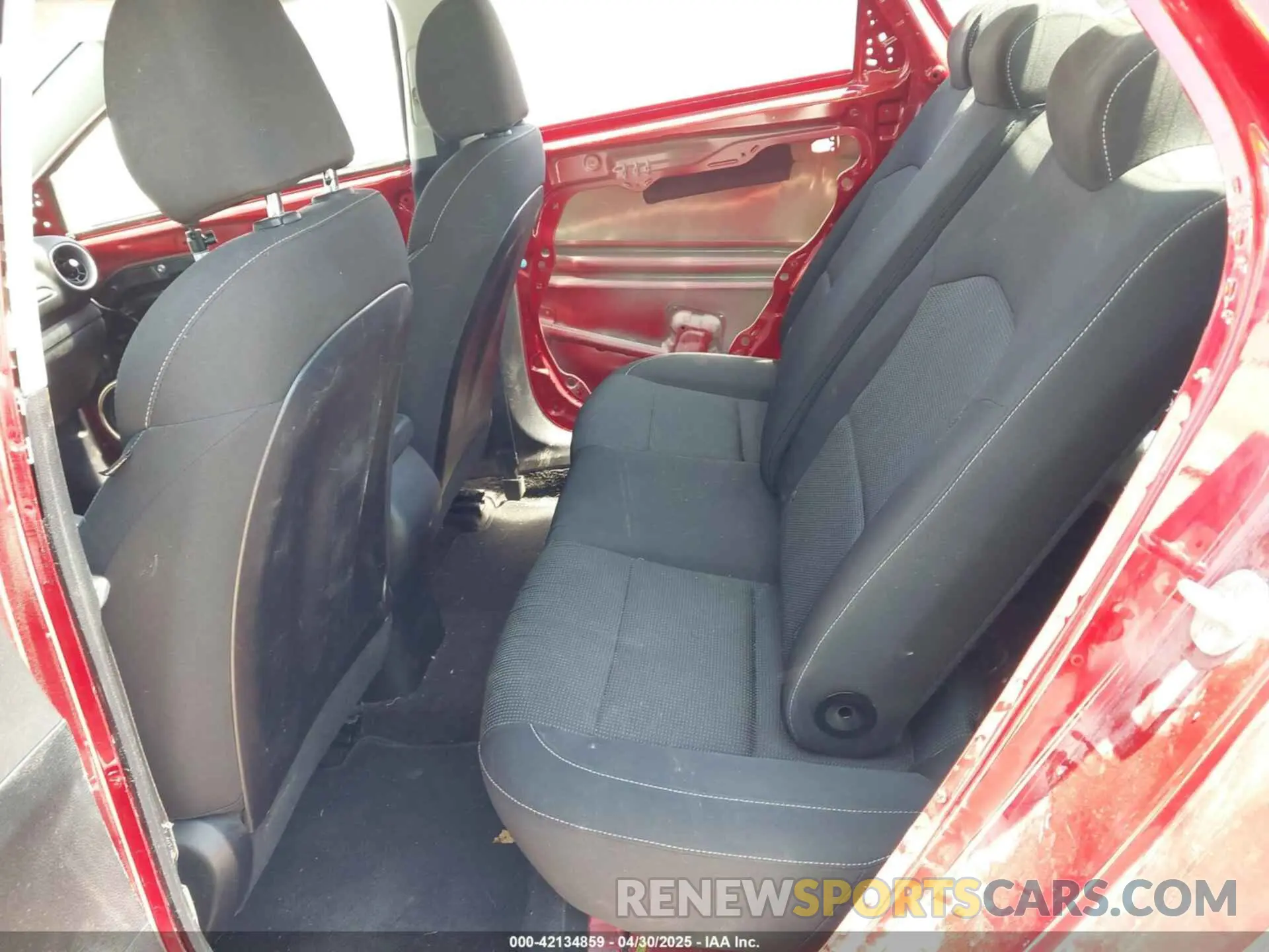 8 fotografías del automóvil dañado 3KPF24ADXKE096145 KIA FORTE 2019