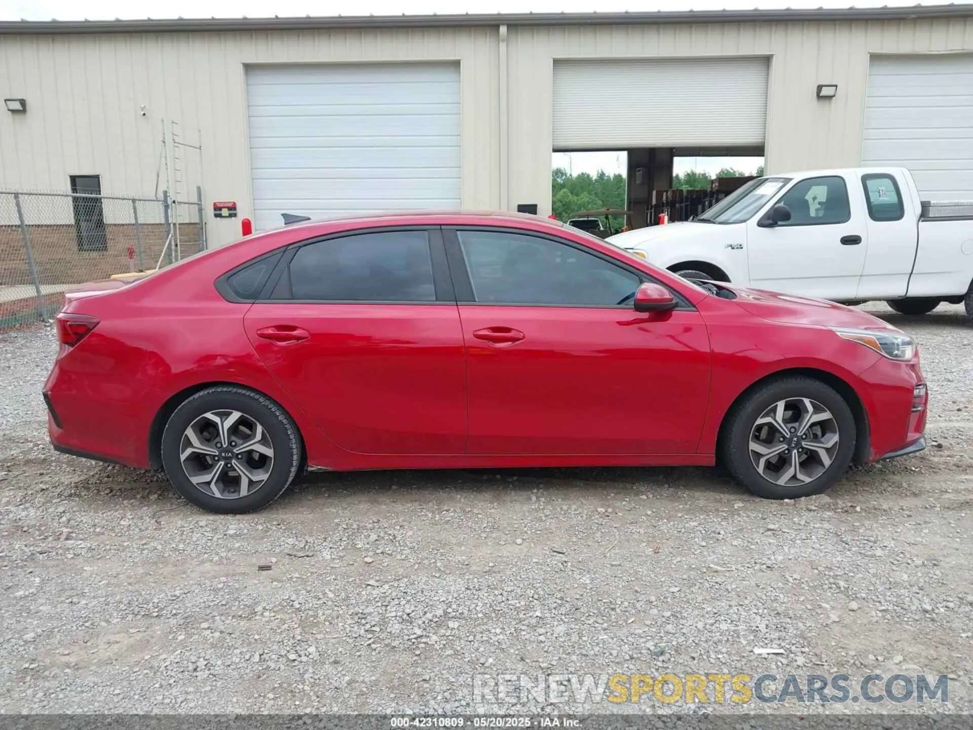 12 fotografías del automóvil dañado 3KPF24ADXKE108732 KIA FORTE 2019