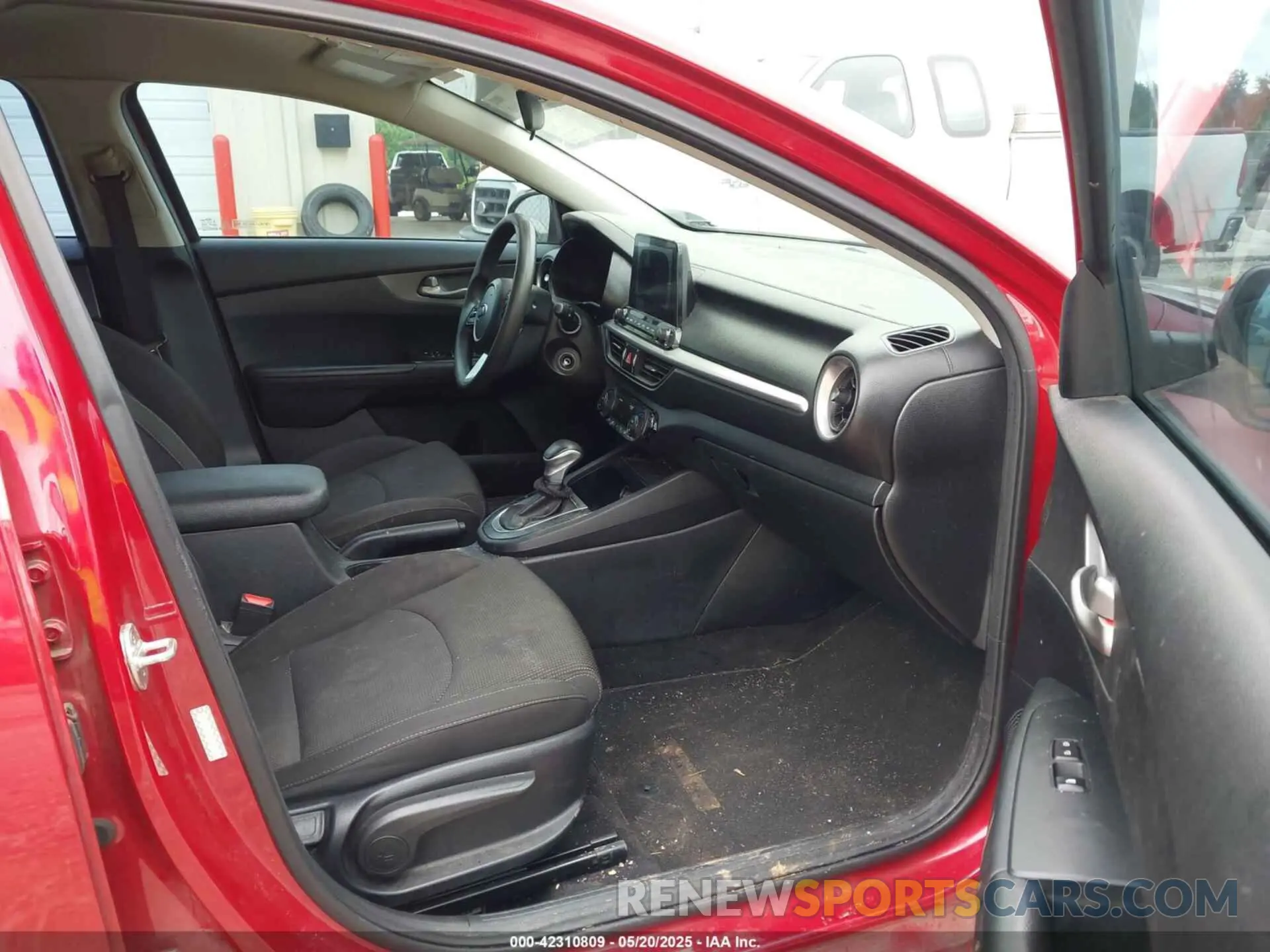 5 fotografías del automóvil dañado 3KPF24ADXKE108732 KIA FORTE 2019