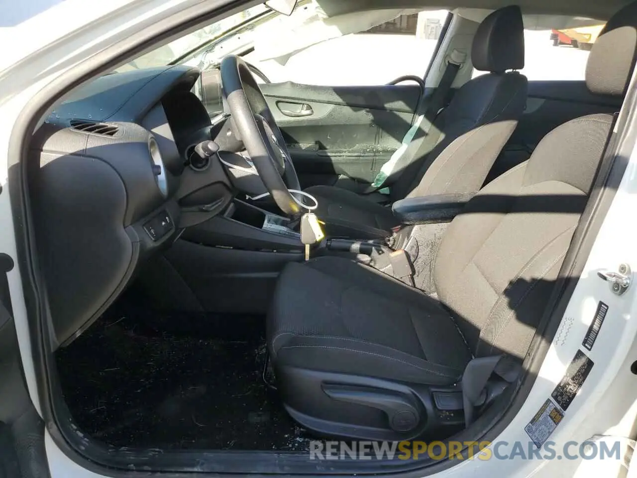 7 fotografías del automóvil dañado 3KPF24ADXKE110805 KIA FORTE 2019