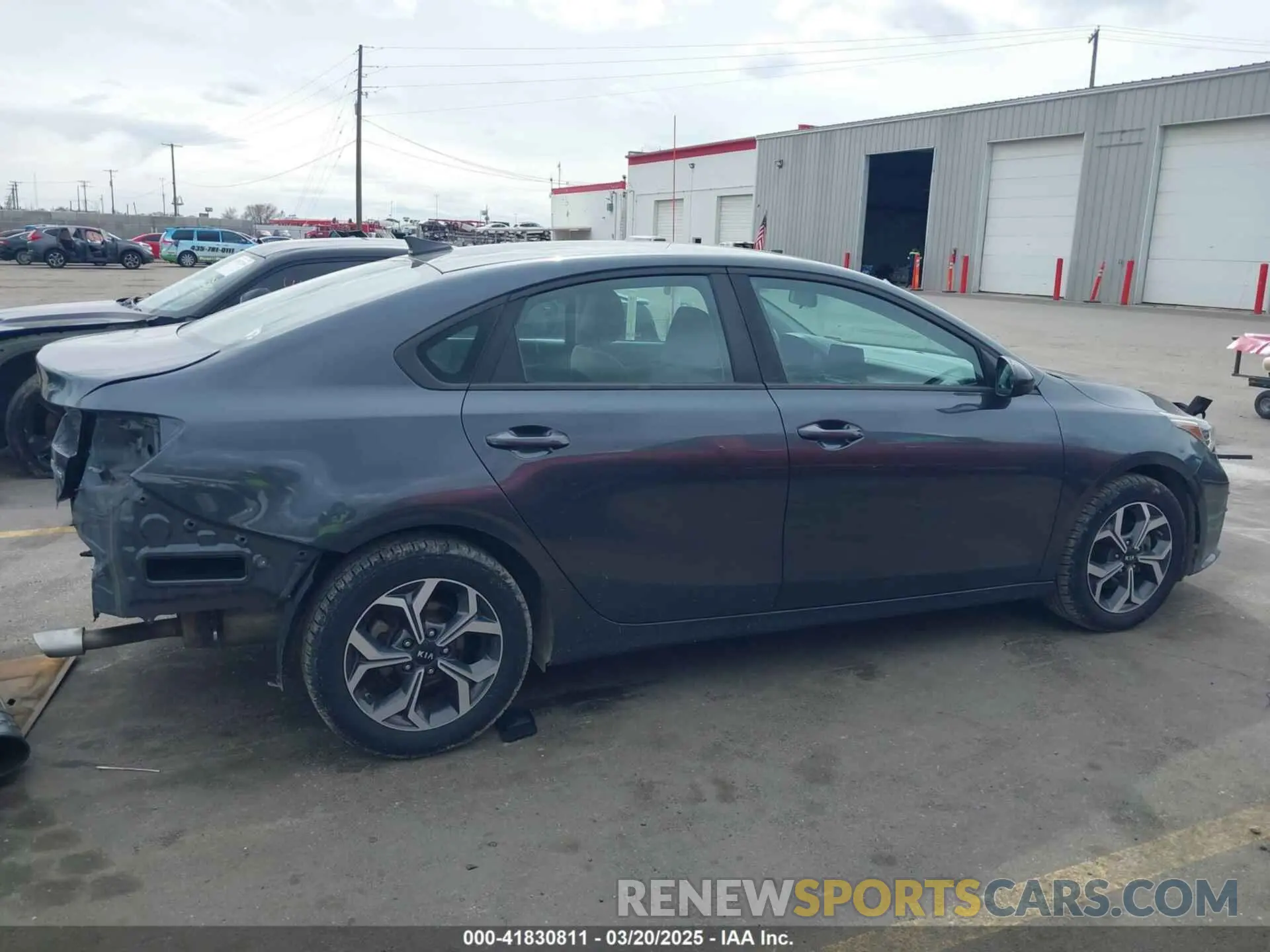 14 fotografías del automóvil dañado 3KPF24ADXKE122159 KIA FORTE 2019