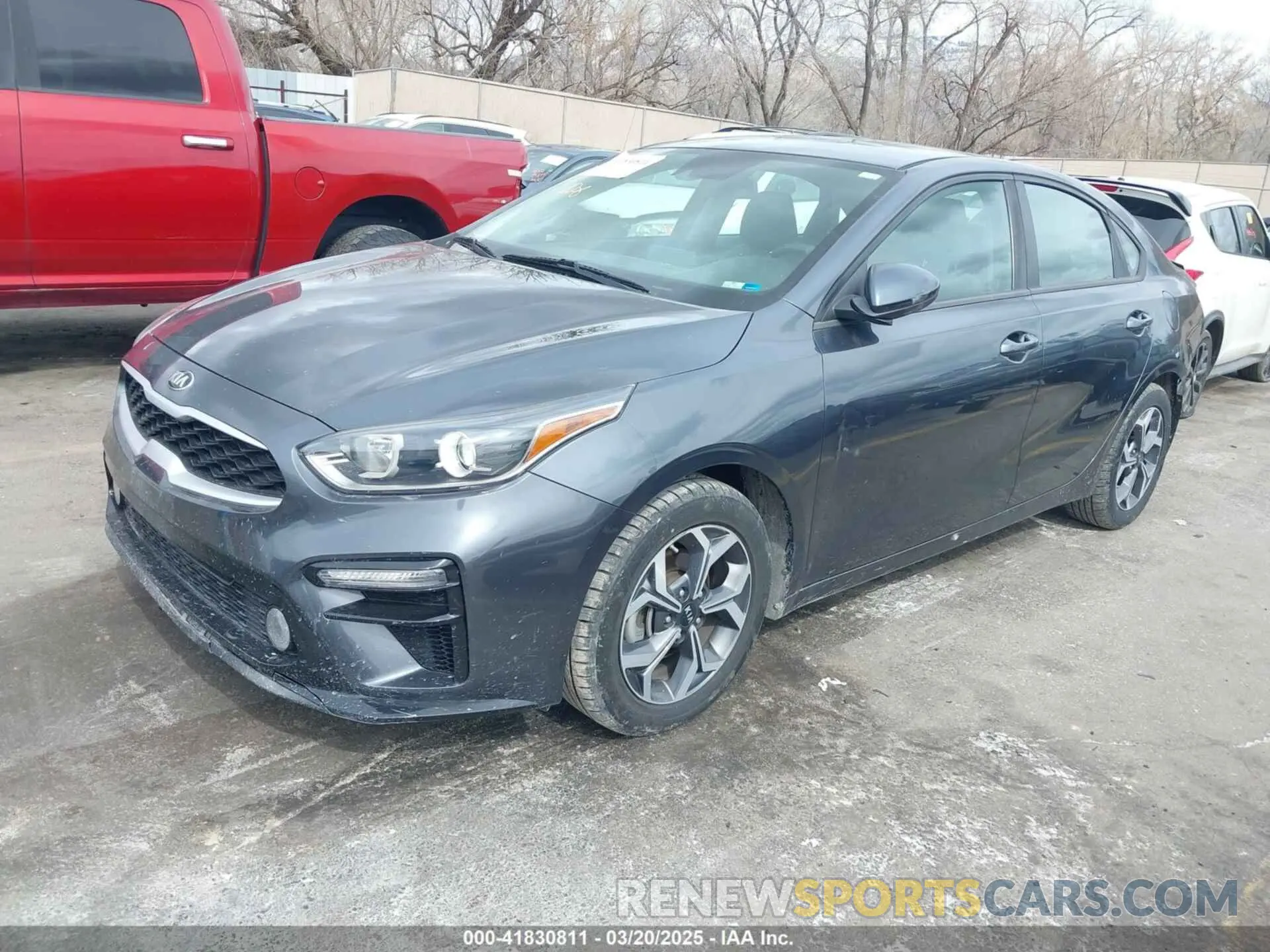 2 fotografías del automóvil dañado 3KPF24ADXKE122159 KIA FORTE 2019