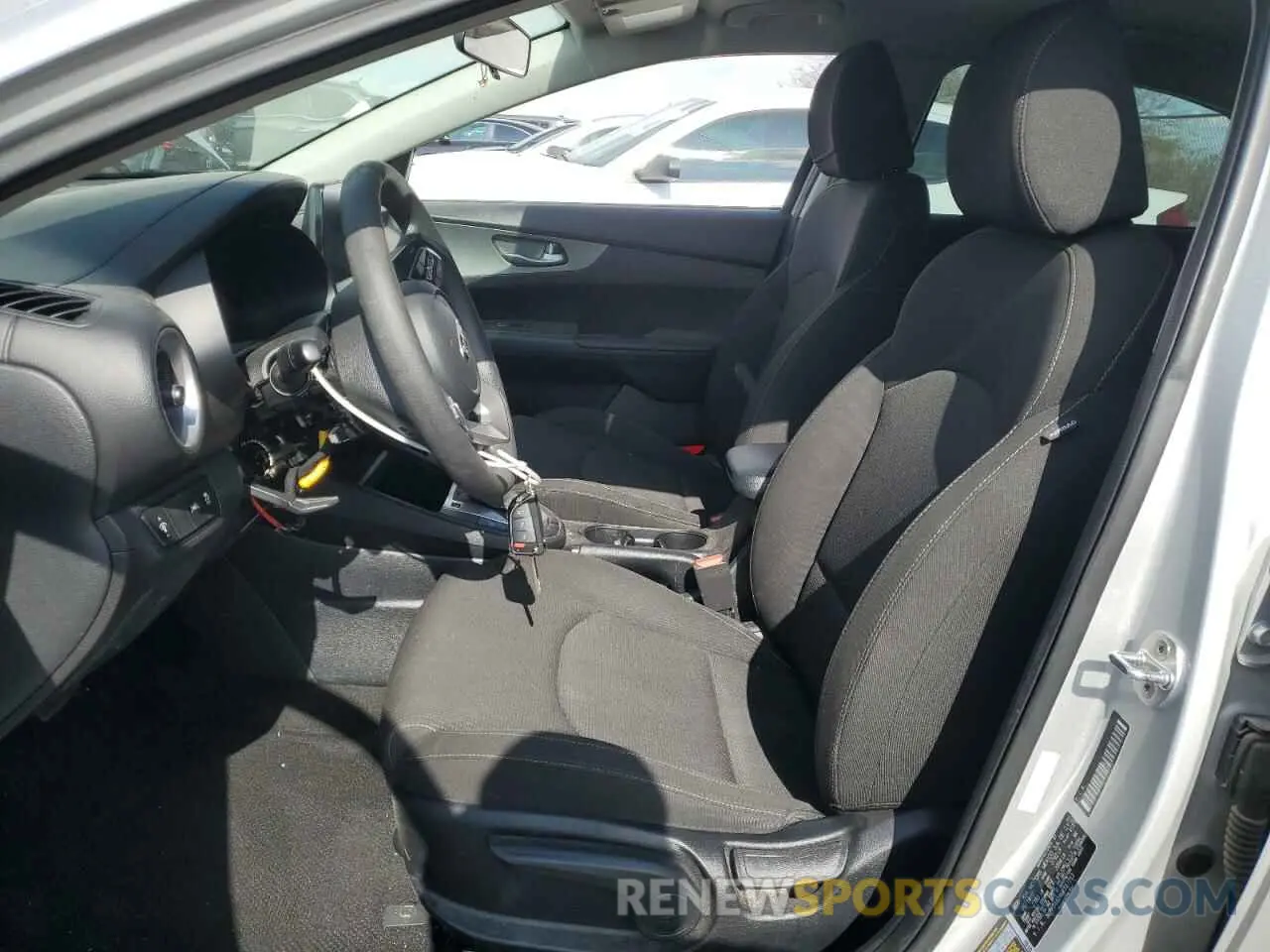 7 fotografías del automóvil dañado 3KPF24ADXKE137213 KIA FORTE 2019