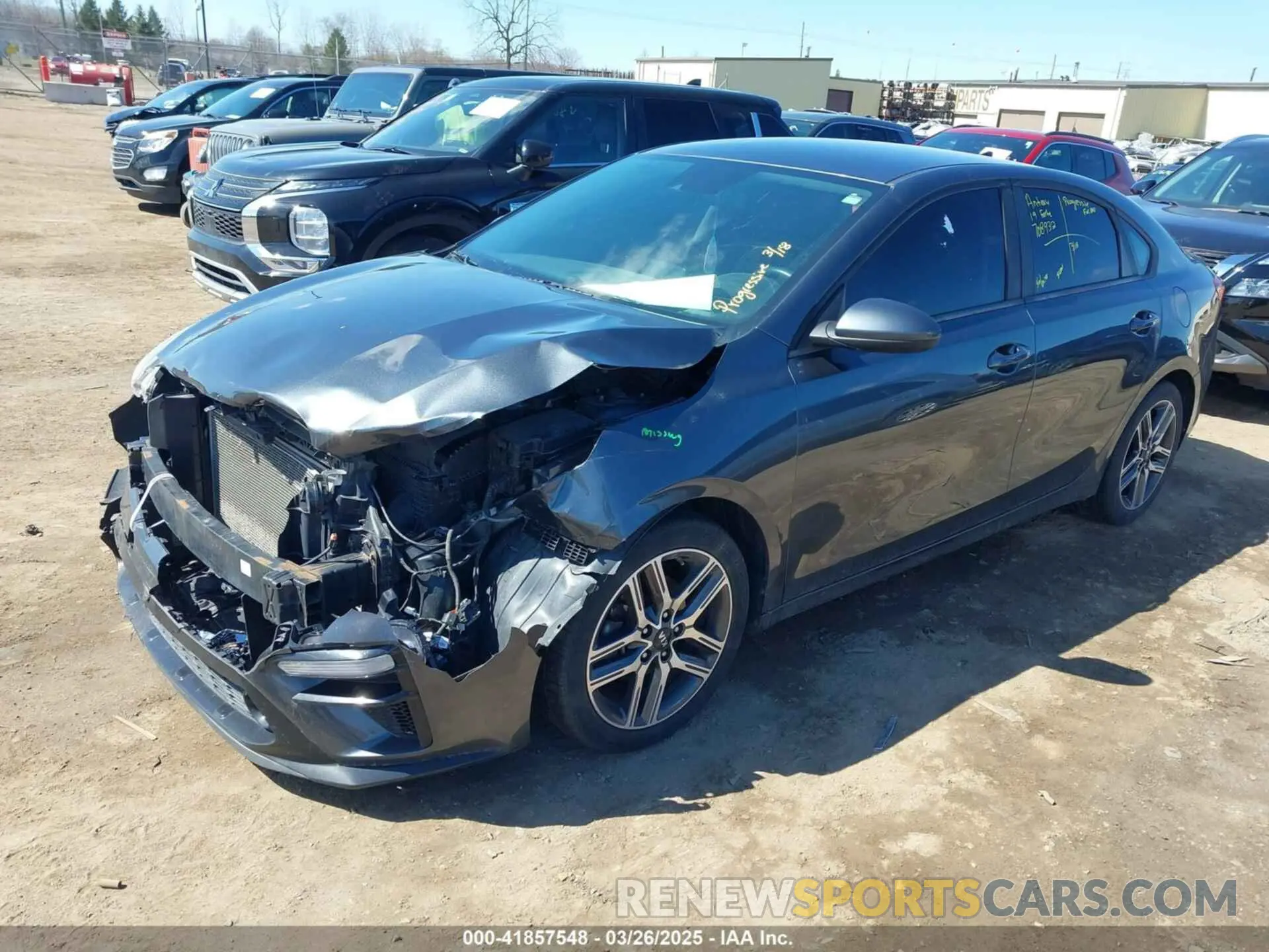 2 fotografías del automóvil dañado 3KPF34AD0KE020141 KIA FORTE 2019