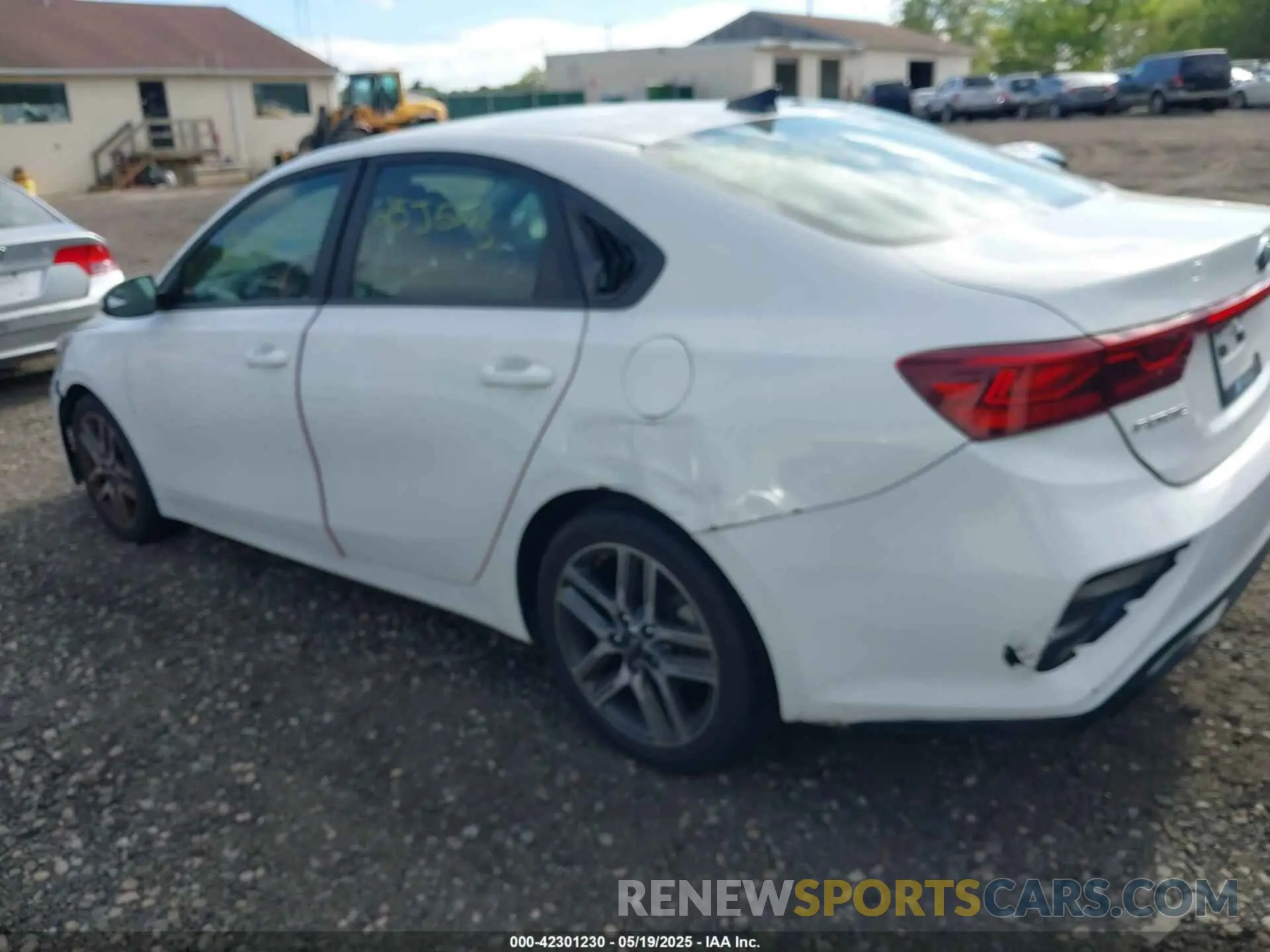 13 fotografías del automóvil dañado 3KPF34AD0KE027350 KIA FORTE 2019