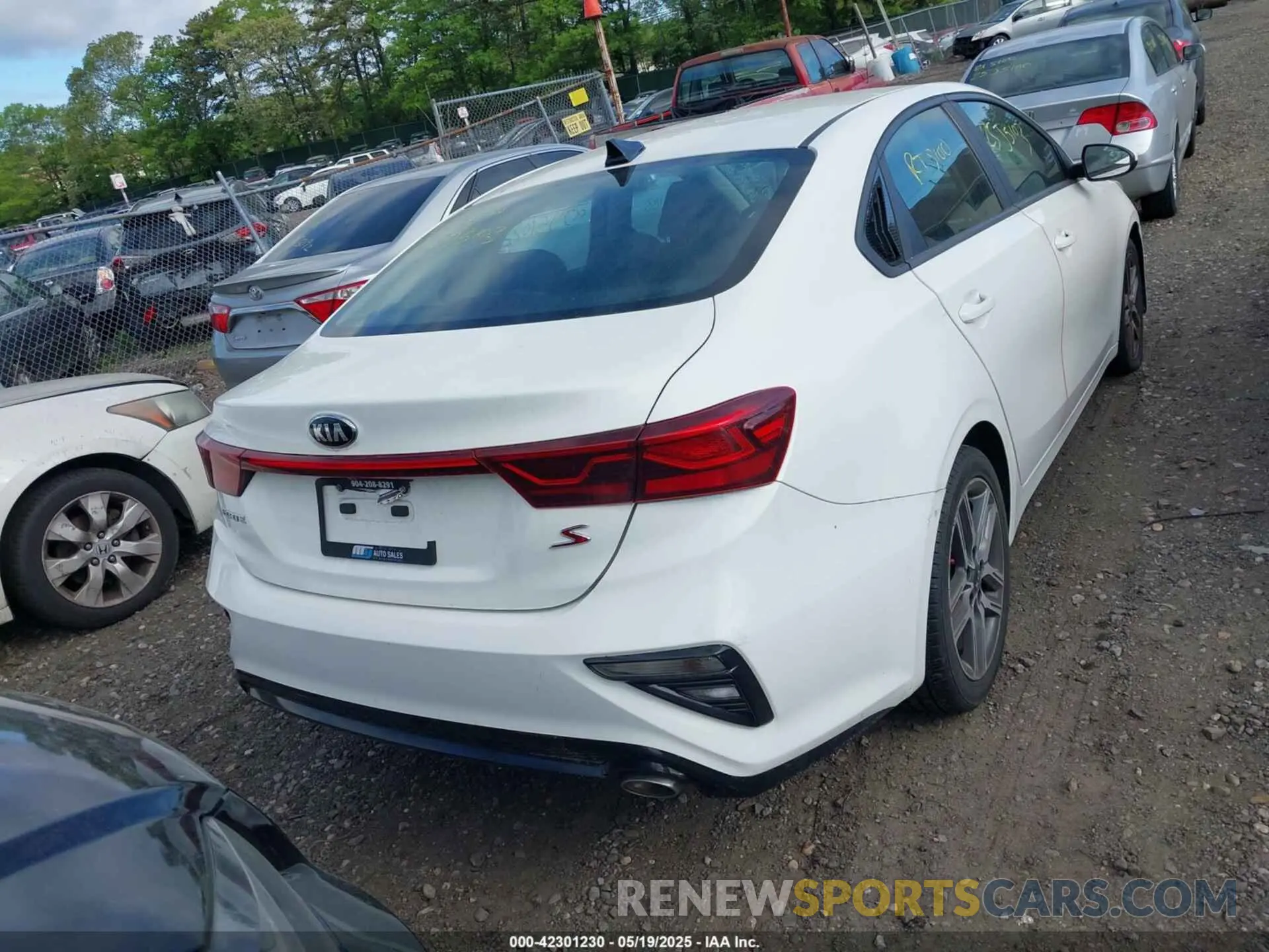 15 fotografías del automóvil dañado 3KPF34AD0KE027350 KIA FORTE 2019