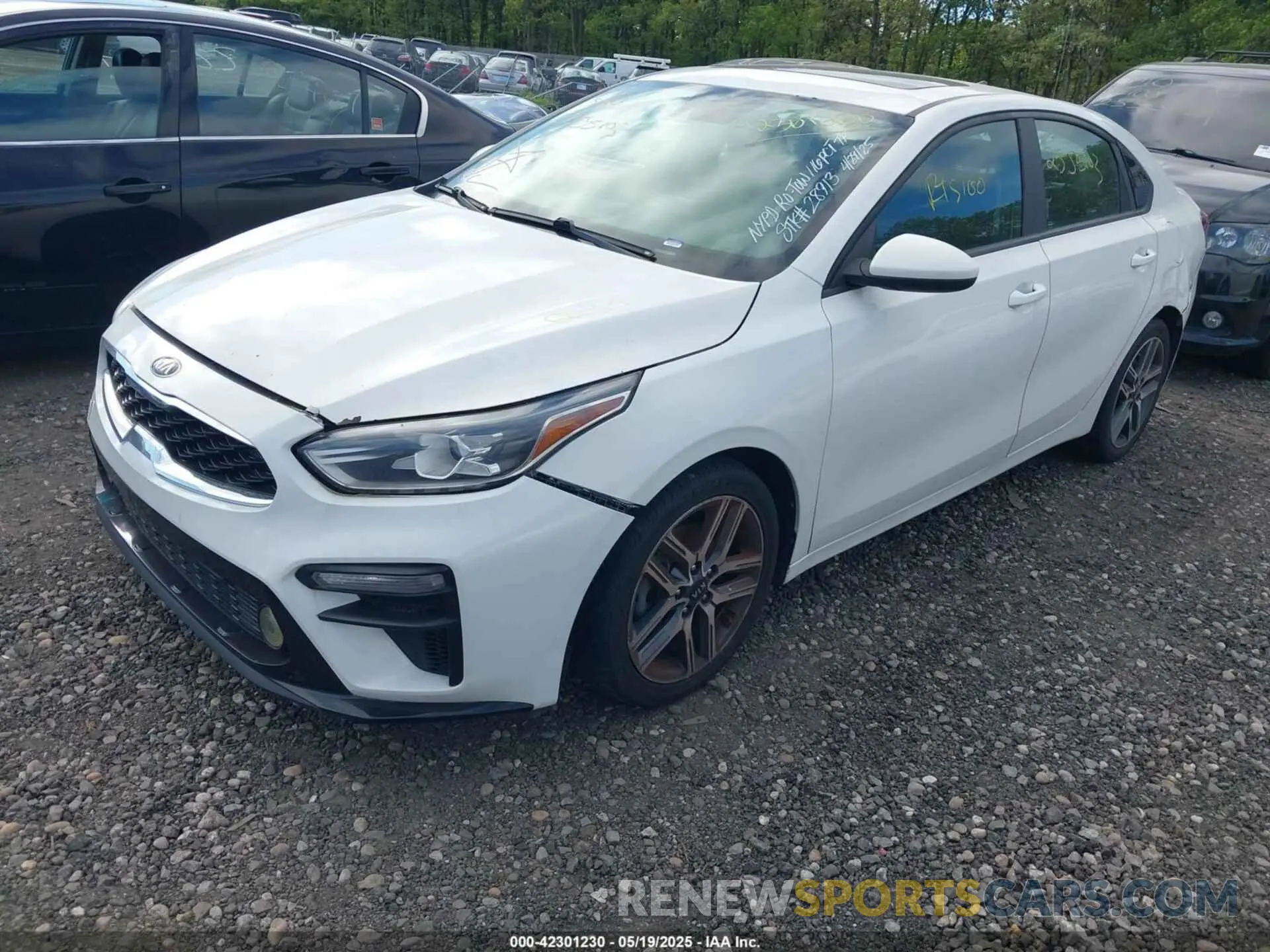 2 fotografías del automóvil dañado 3KPF34AD0KE027350 KIA FORTE 2019