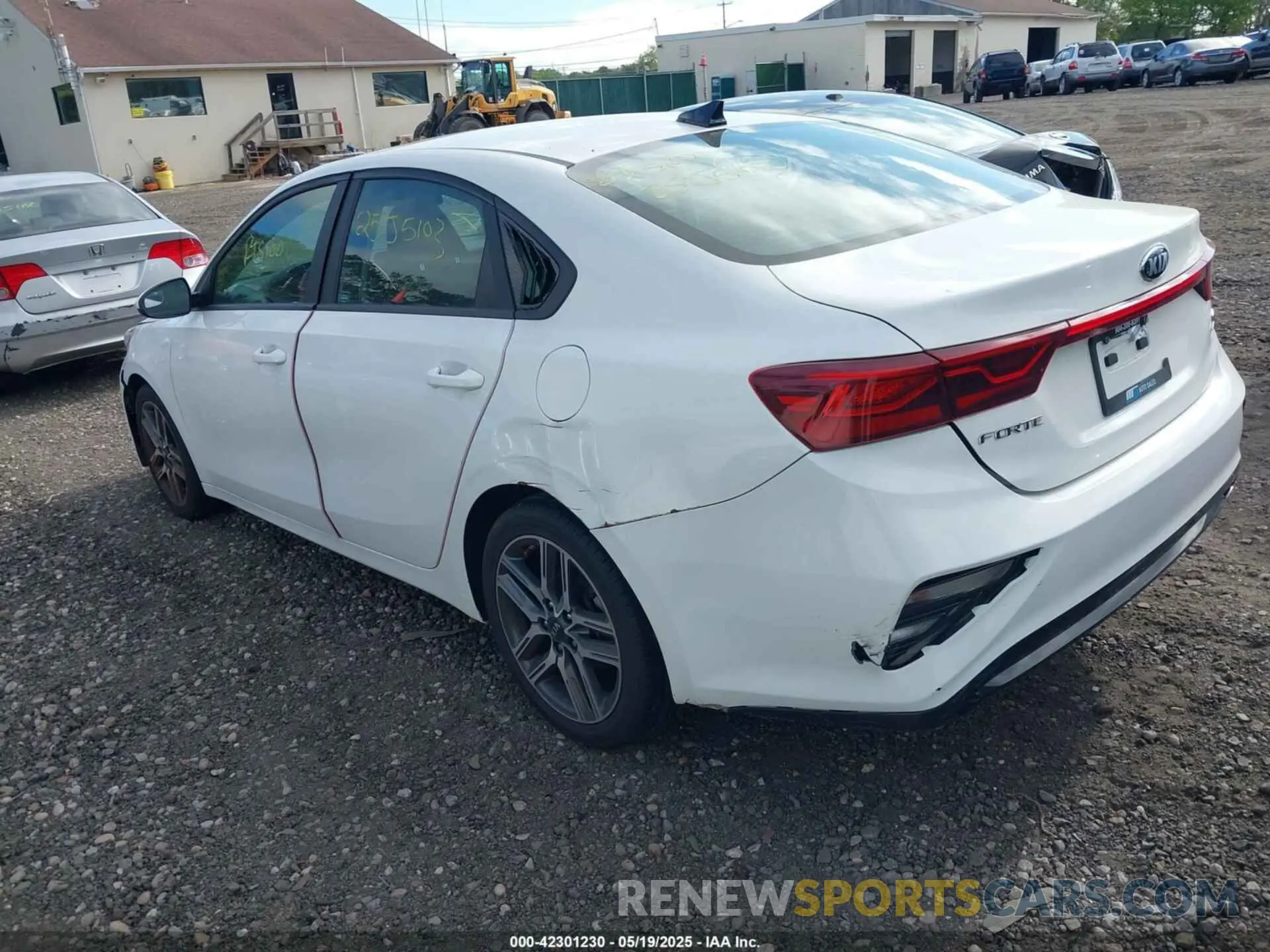3 fotografías del automóvil dañado 3KPF34AD0KE027350 KIA FORTE 2019