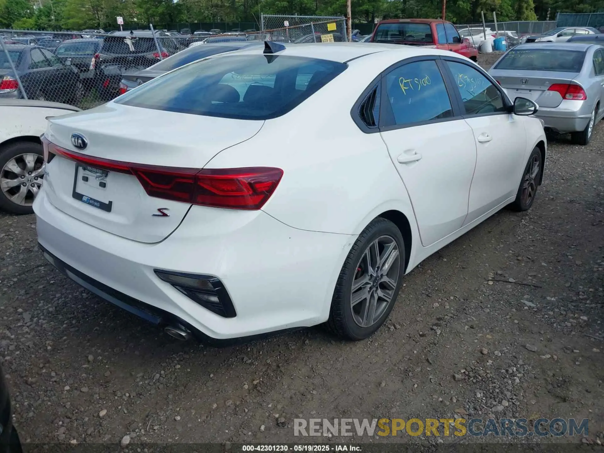 4 fotografías del automóvil dañado 3KPF34AD0KE027350 KIA FORTE 2019