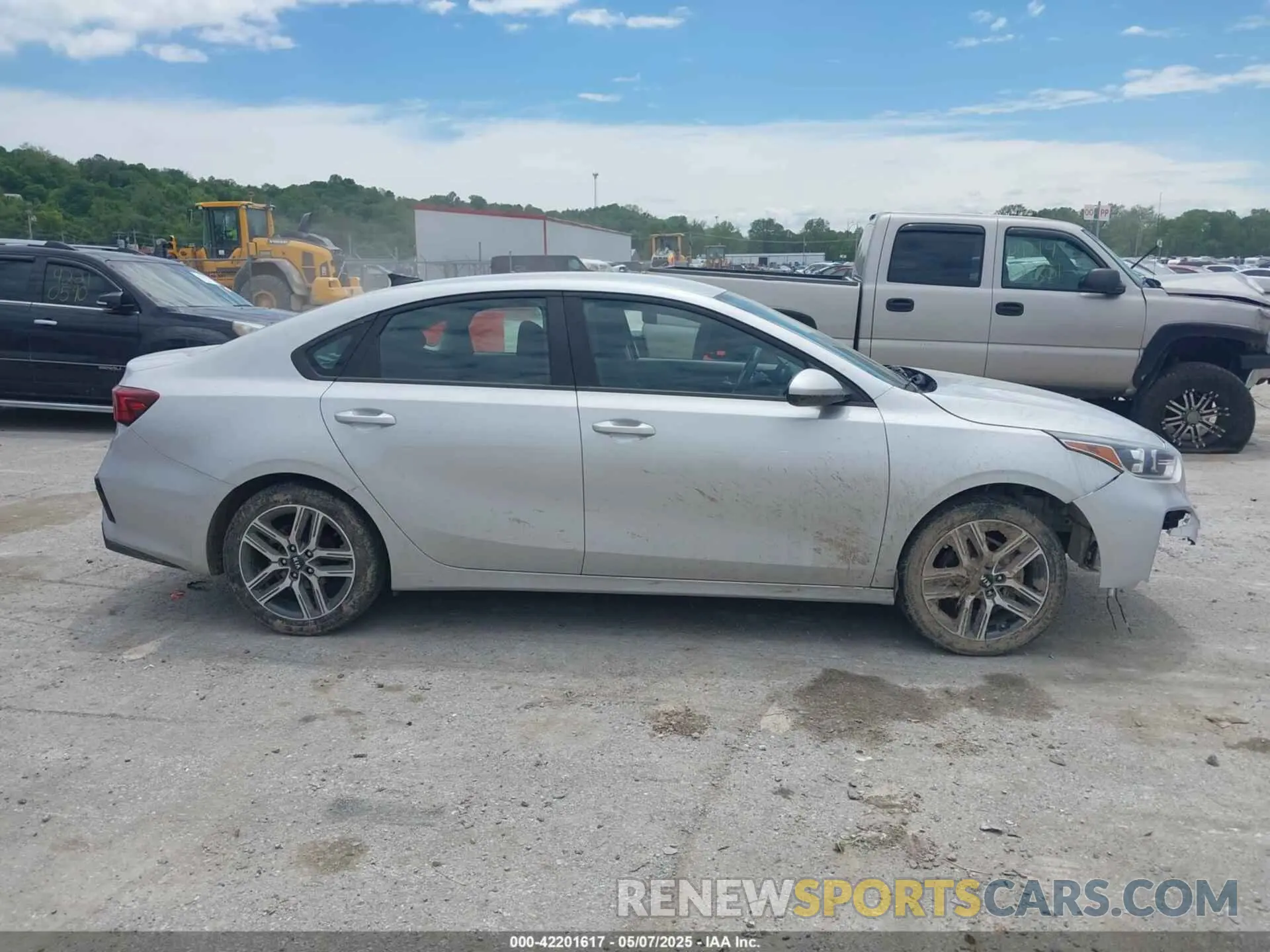 14 fotografías del automóvil dañado 3KPF34AD0KE042219 KIA FORTE 2019