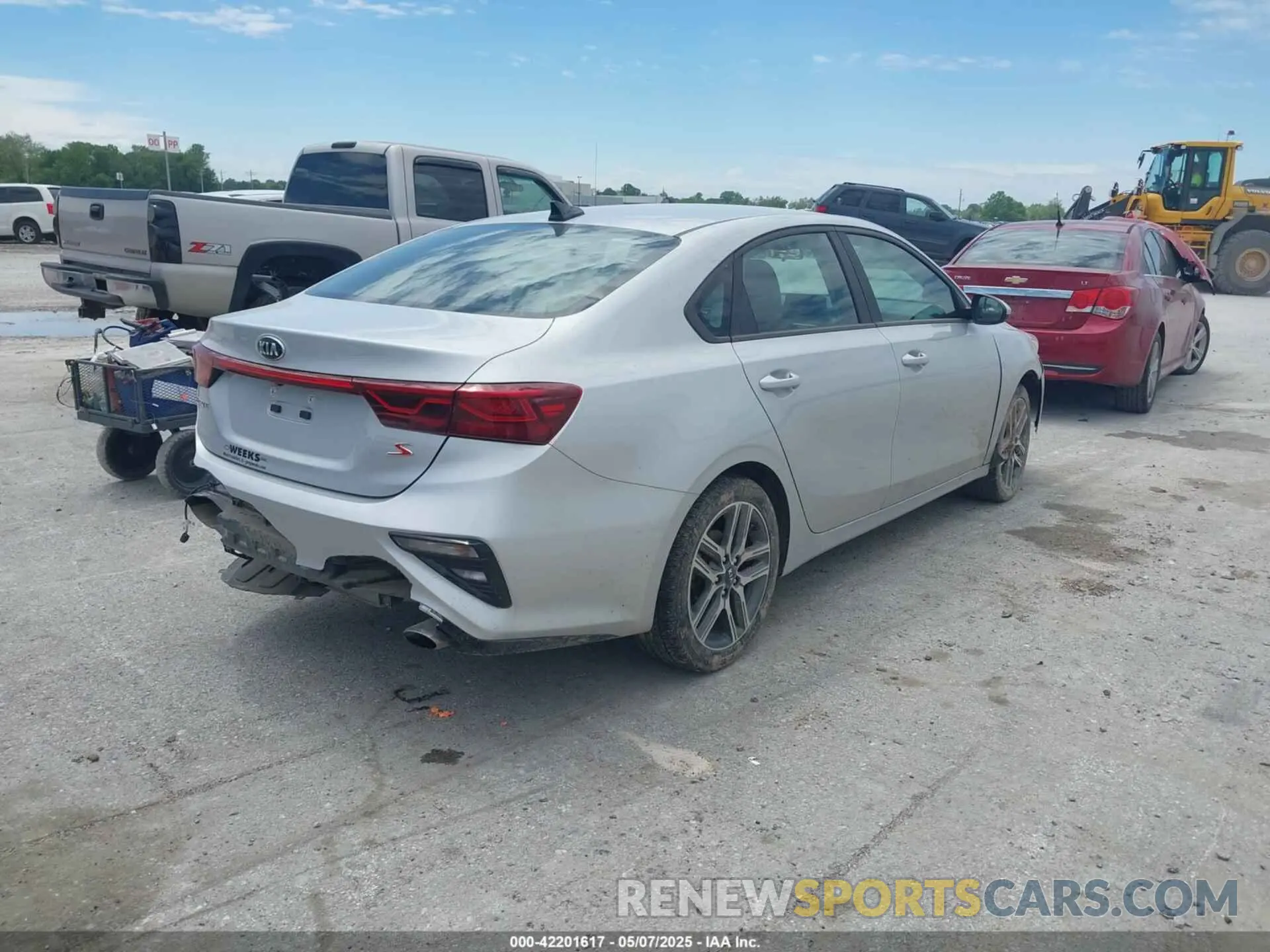 4 fotografías del automóvil dañado 3KPF34AD0KE042219 KIA FORTE 2019