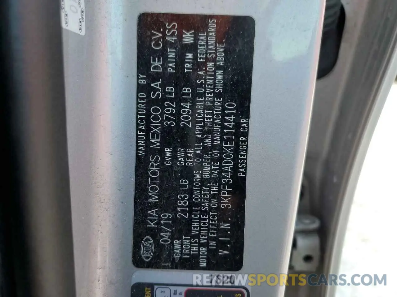 12 fotografías del automóvil dañado 3KPF34AD0KE114410 KIA FORTE 2019