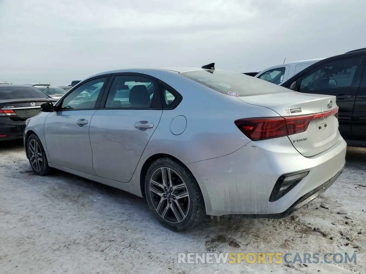 2 fotografías del automóvil dañado 3KPF34AD0KE114410 KIA FORTE 2019