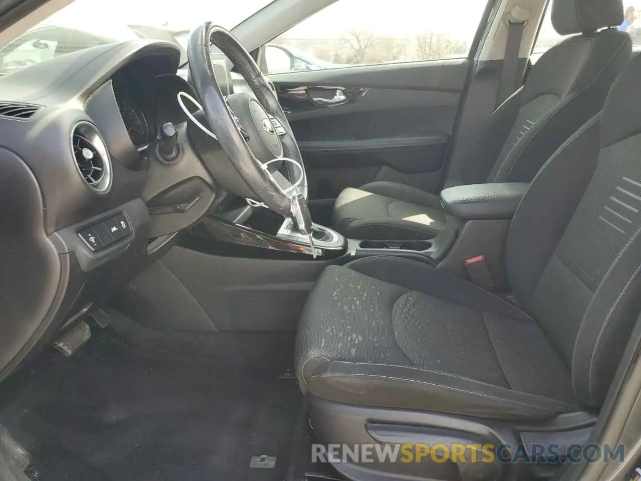 7 fotografías del automóvil dañado 3KPF34AD1KE120586 KIA FORTE 2019