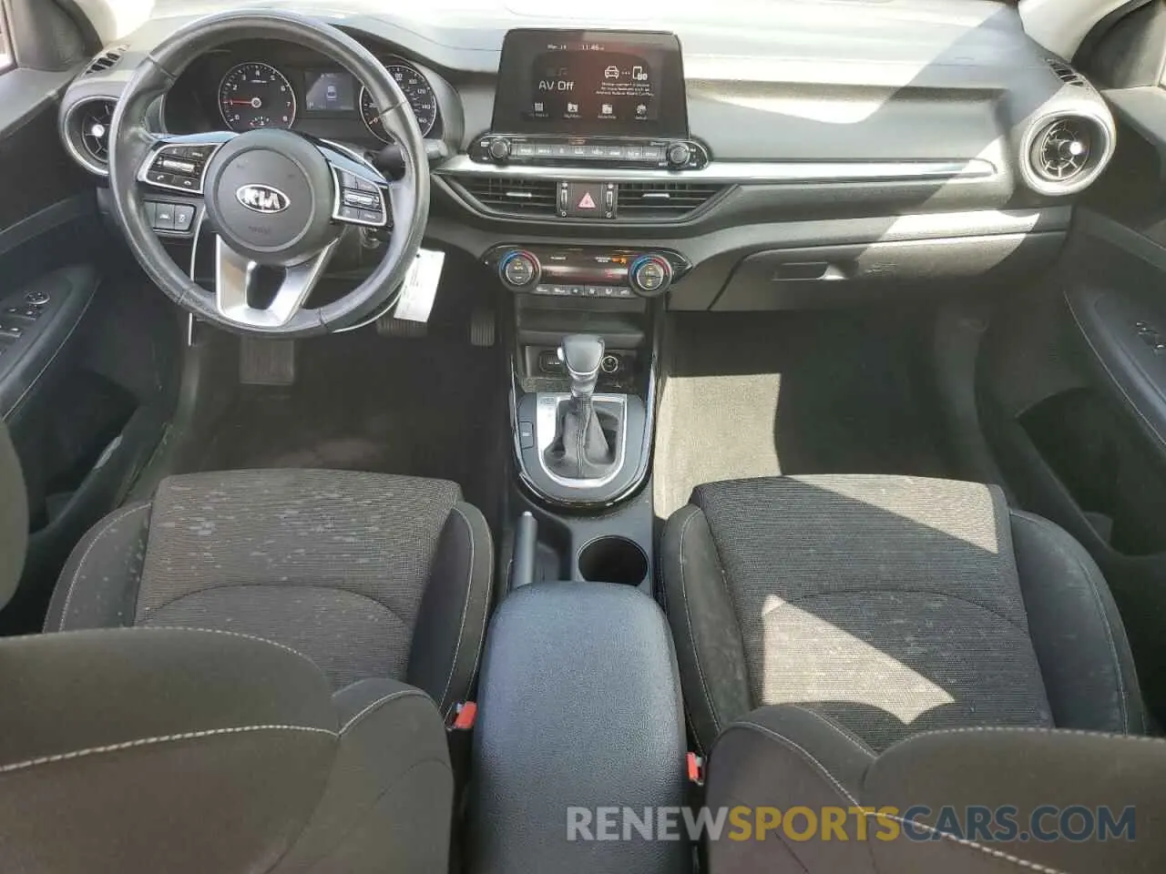 8 fotografías del automóvil dañado 3KPF34AD1KE120586 KIA FORTE 2019