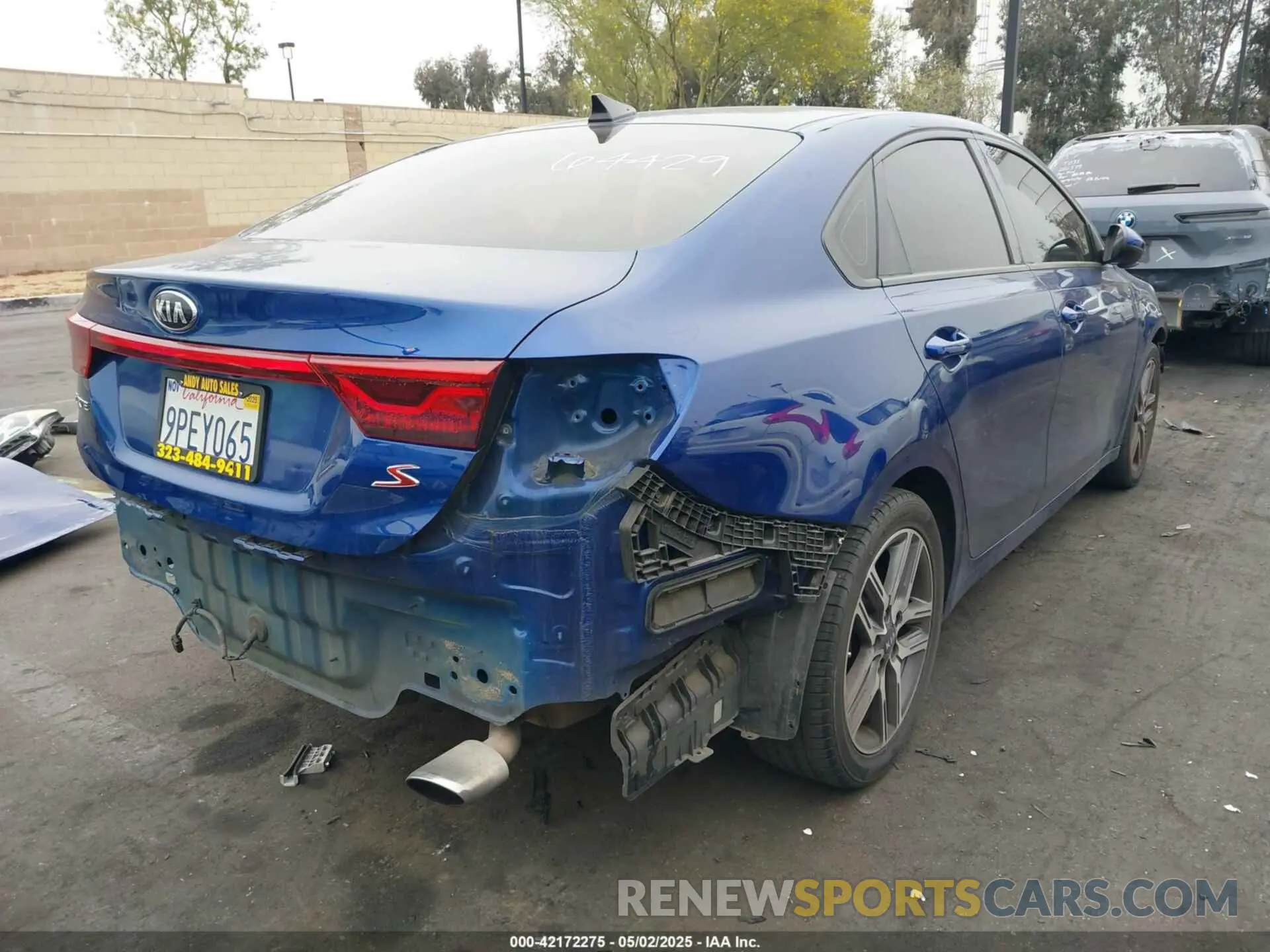 4 fotografías del automóvil dañado 3KPF34AD2KE022795 KIA FORTE 2019