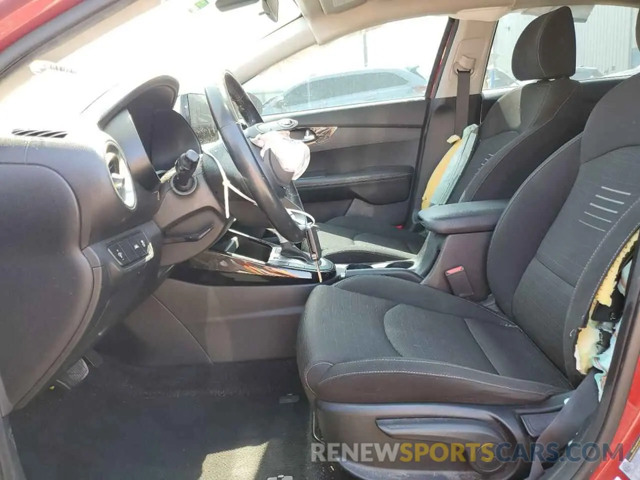 7 fotografías del automóvil dañado 3KPF34AD2KE041069 KIA FORTE 2019