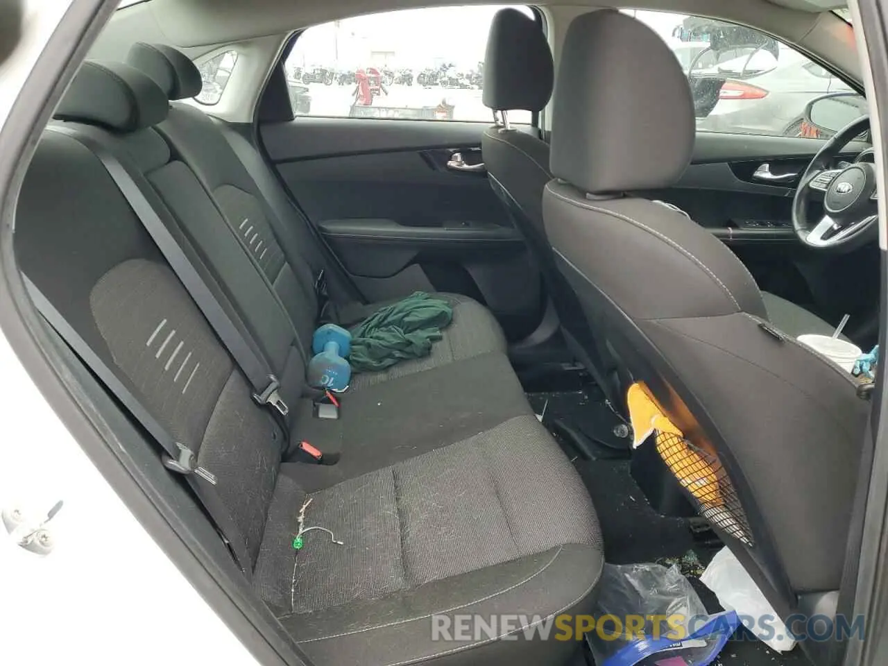 10 fotografías del automóvil dañado 3KPF34AD2KE070085 KIA FORTE 2019