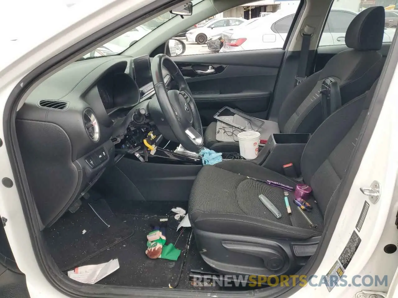 7 fotografías del automóvil dañado 3KPF34AD2KE070085 KIA FORTE 2019