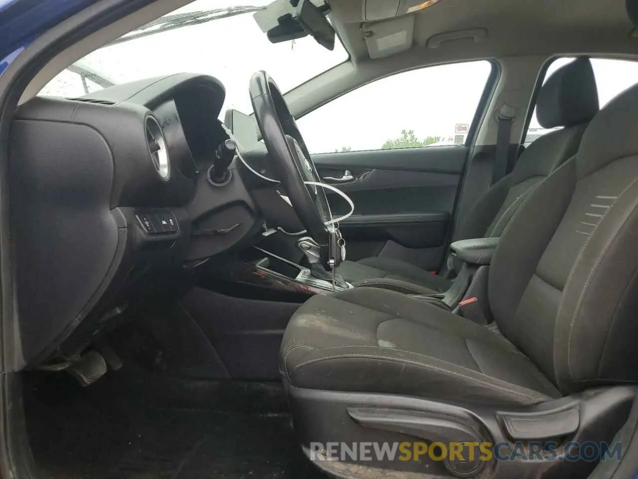 7 fotografías del automóvil dañado 3KPF34AD2KE104266 KIA FORTE 2019