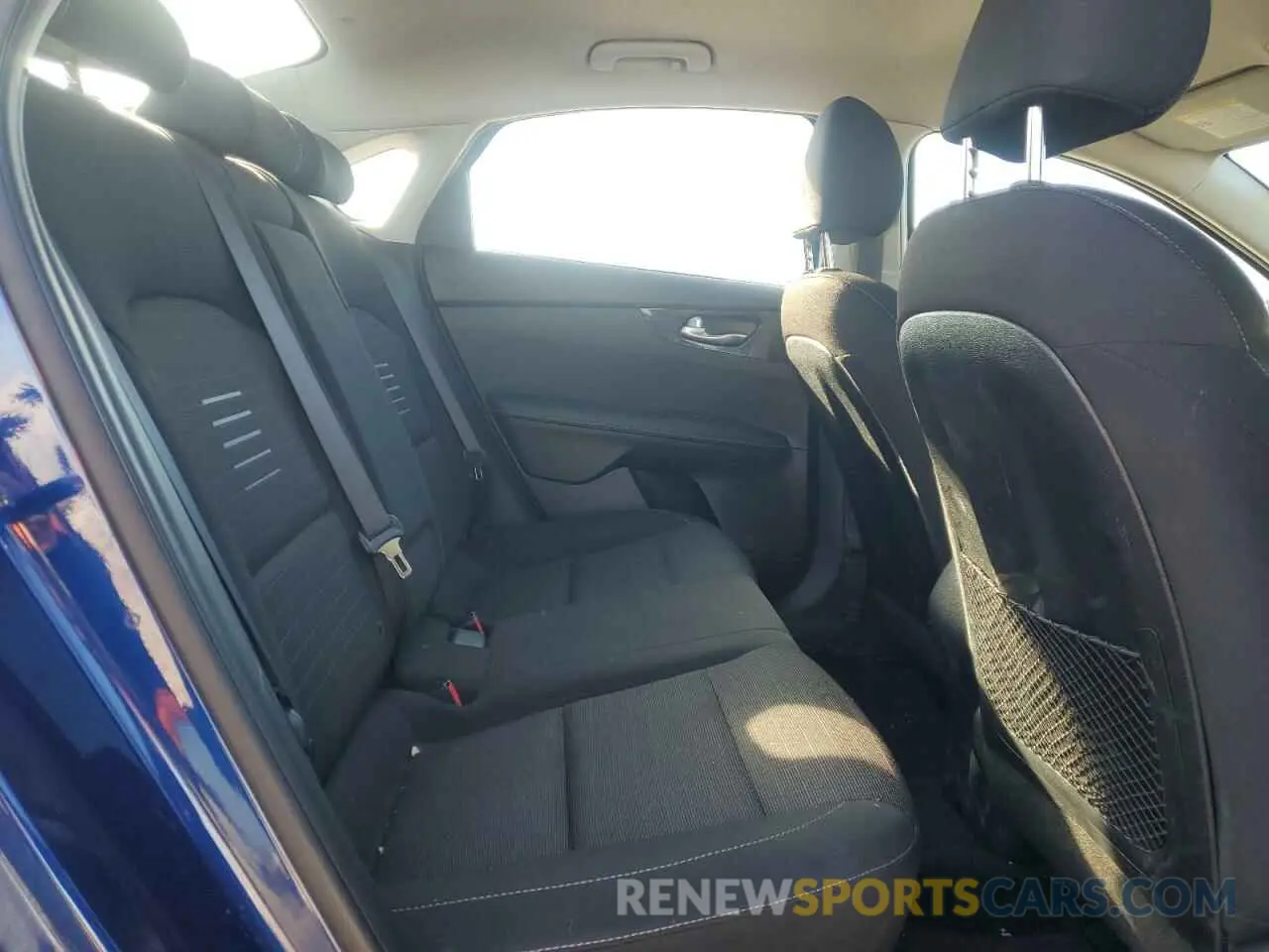 11 fotografías del automóvil dañado 3KPF34AD3KE073190 KIA FORTE 2019