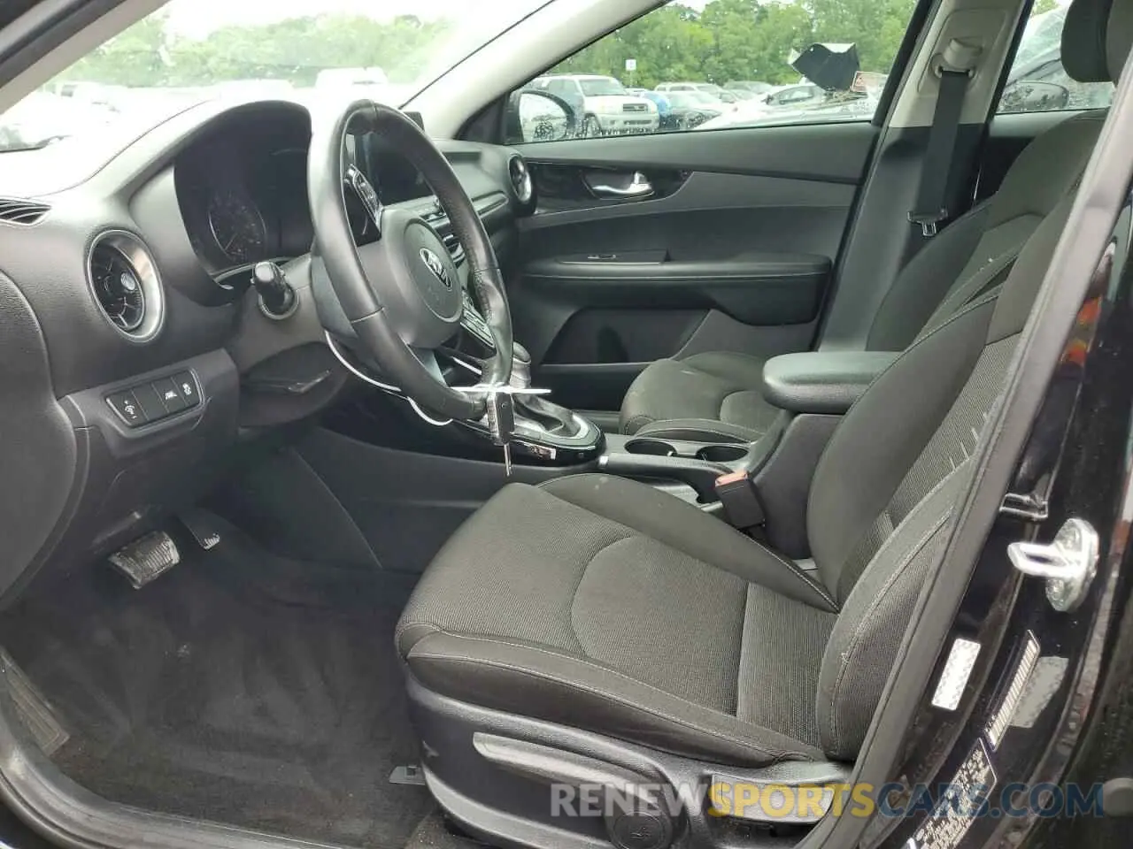 7 fotografías del automóvil dañado 3KPF34AD3KE110772 KIA FORTE 2019