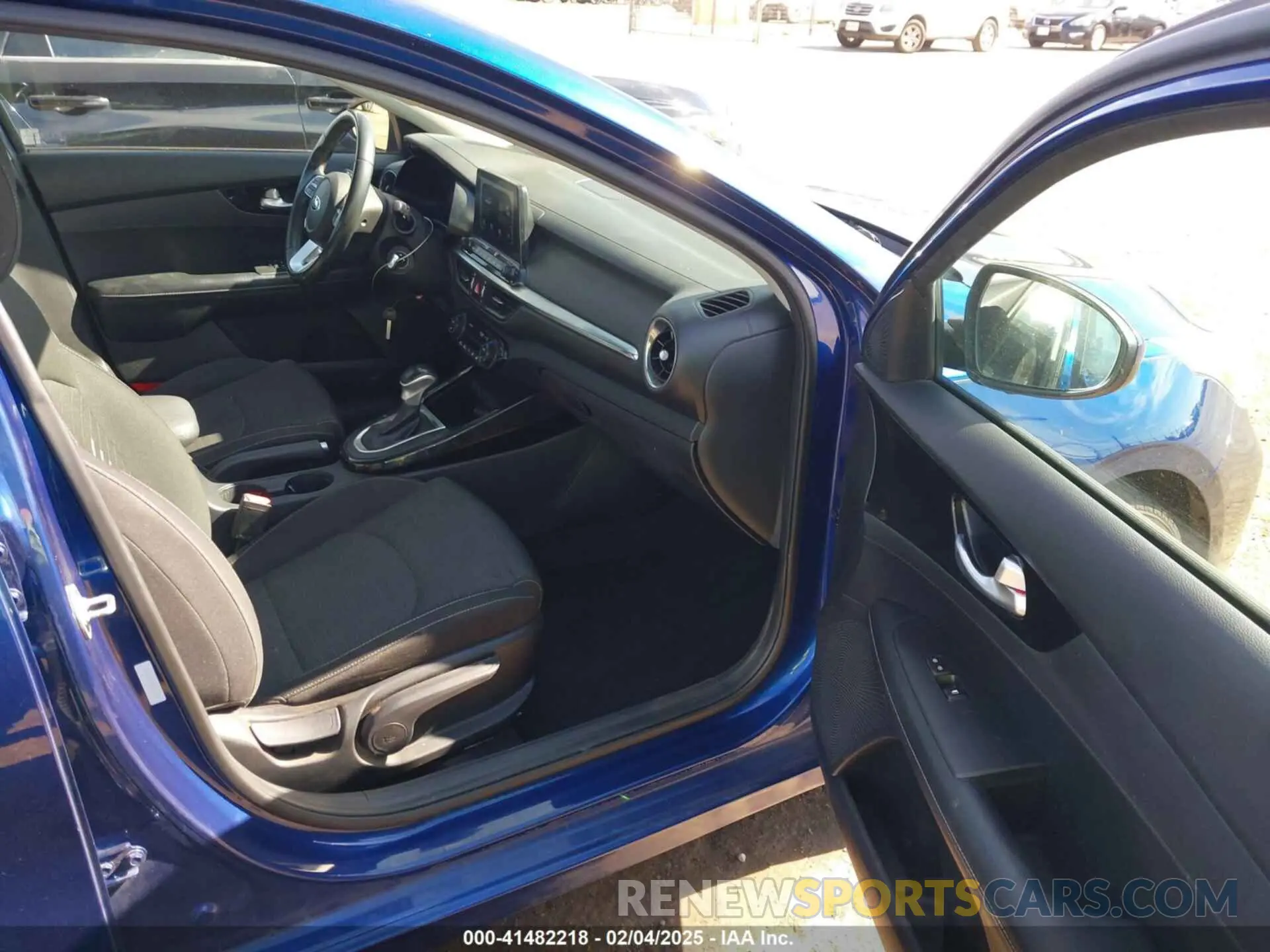 5 fotografías del automóvil dañado 3KPF34AD4KE018070 KIA FORTE 2019