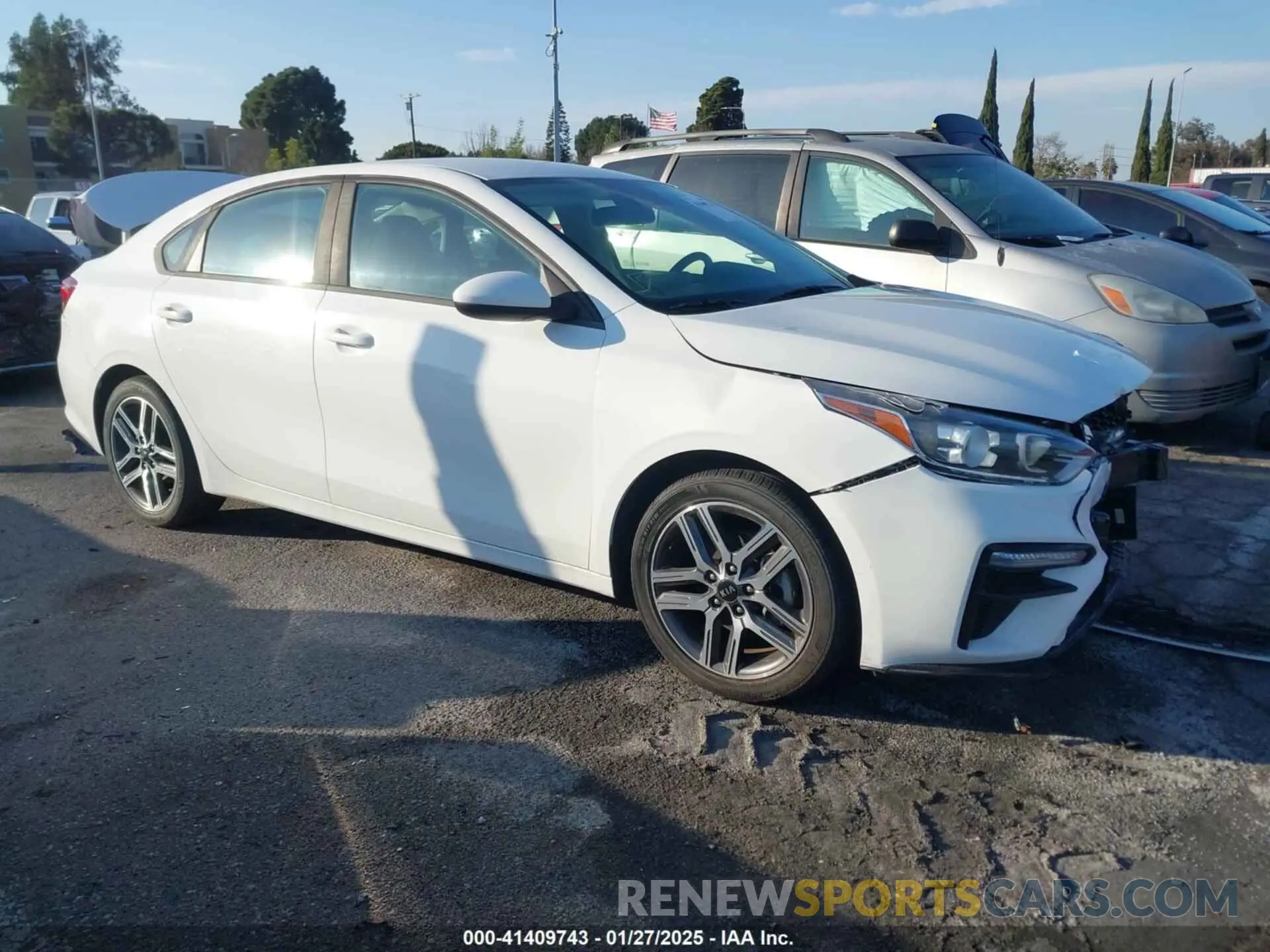14 fotografías del automóvil dañado 3KPF34AD4KE070086 KIA FORTE 2019