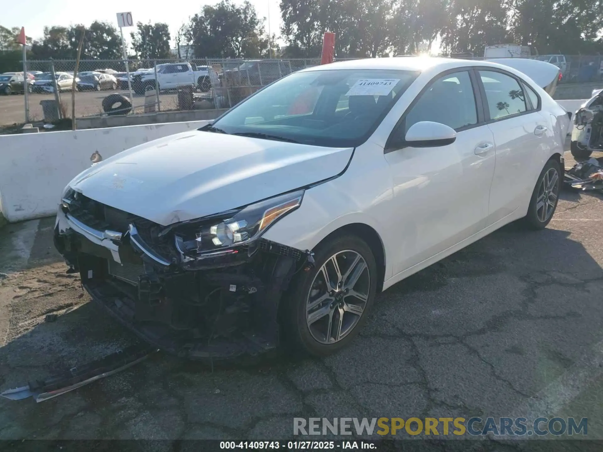 2 fotografías del automóvil dañado 3KPF34AD4KE070086 KIA FORTE 2019