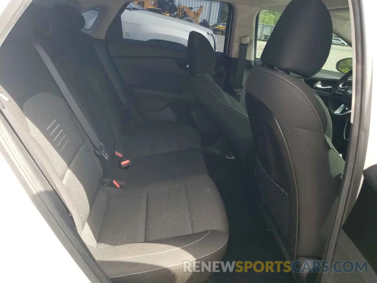 10 fotografías del automóvil dañado 3KPF34AD5KE028025 KIA FORTE 2019