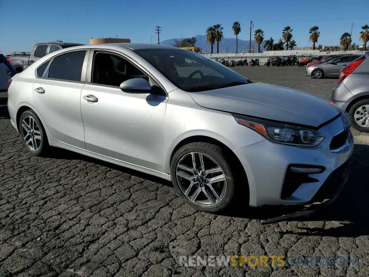 4 fotografías del automóvil dañado 3KPF34AD5KE042233 KIA FORTE 2019