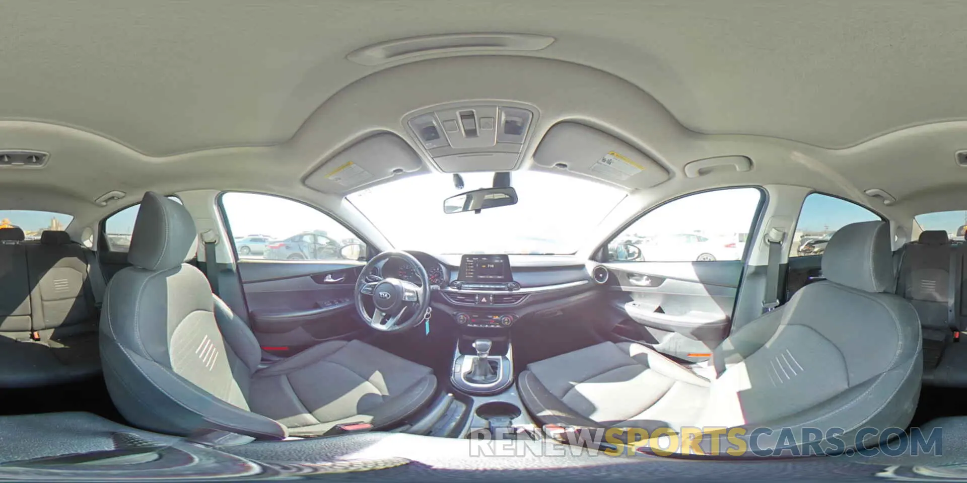 15 fotografías del automóvil dañado 3KPF34AD5KE070064 KIA FORTE 2019