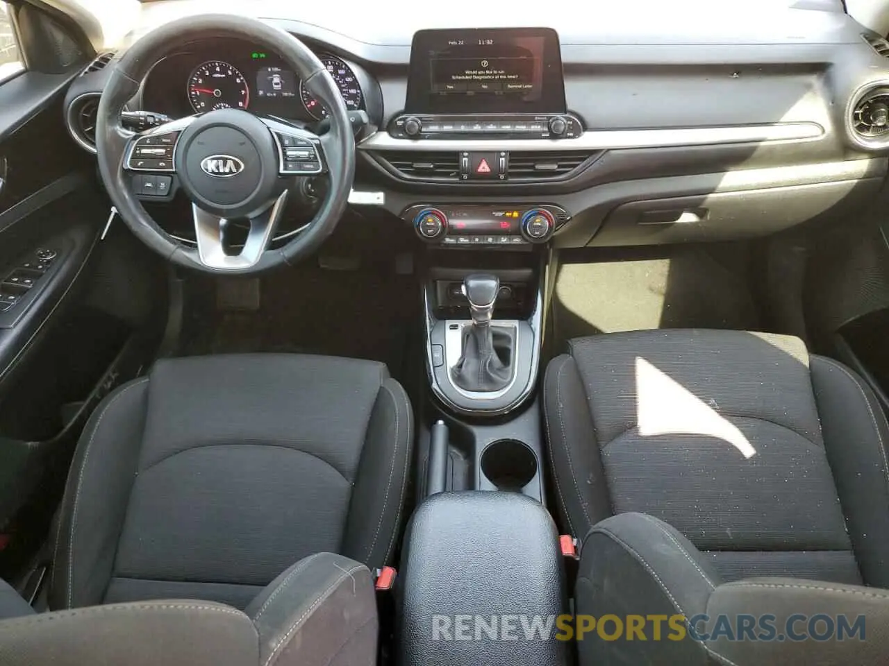 8 fotografías del automóvil dañado 3KPF34AD6KE040930 KIA FORTE 2019