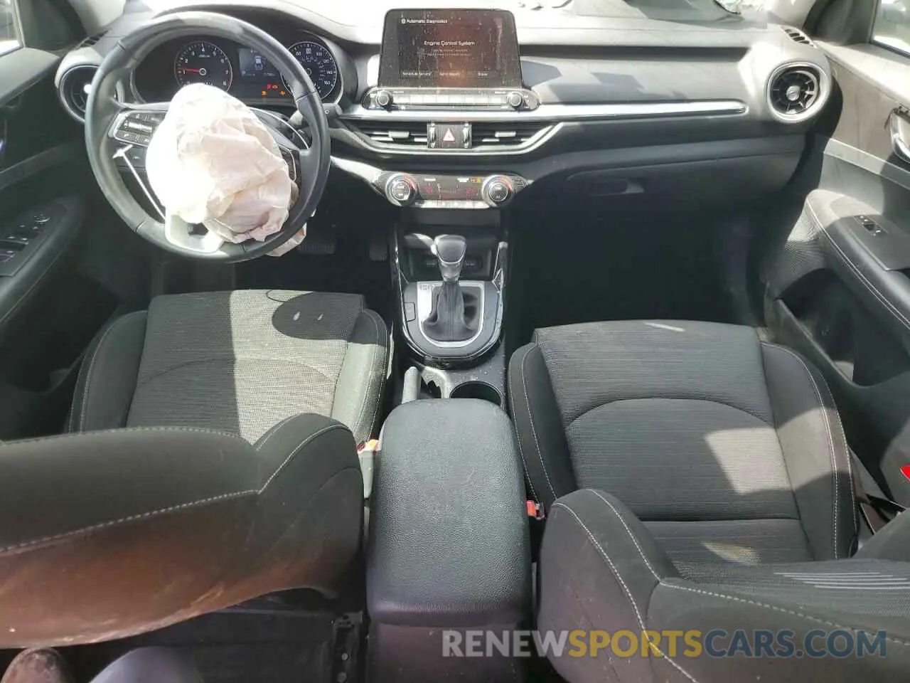 8 fotografías del automóvil dañado 3KPF34AD7KE022095 KIA FORTE 2019