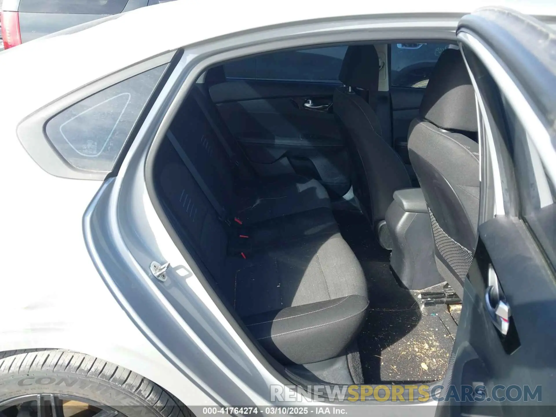 8 fotografías del automóvil dañado 3KPF34AD7KE027183 KIA FORTE 2019