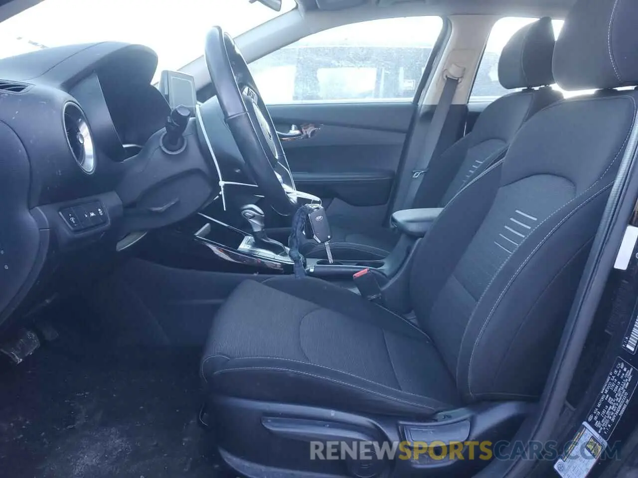 7 fotografías del automóvil dañado 3KPF34AD8KE023370 KIA FORTE 2019